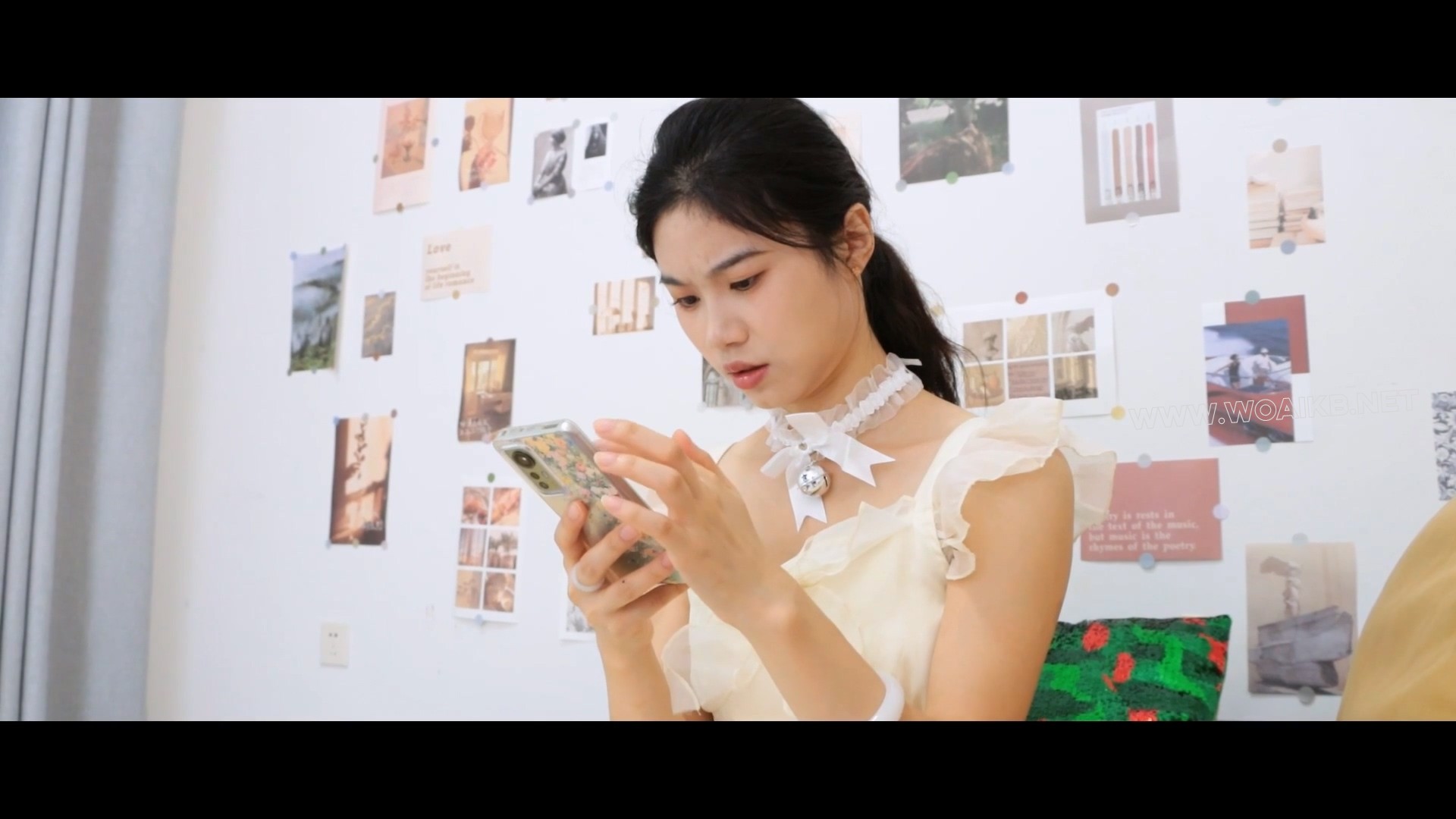 《魔法项圈》甜美文静的小美女偶遇魔法项圈，但必须满足项圈精灵三个愿望？ 预览图