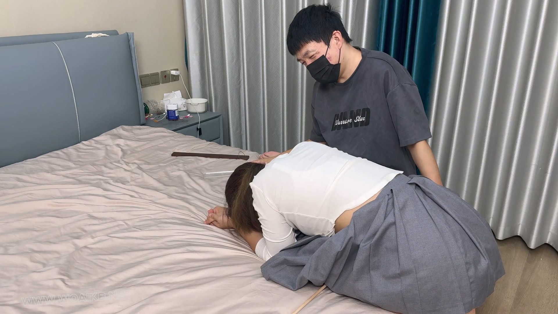 SP+快乐棒（糕潮，失禁) 蝴蝶被蒙住眼睛打sp，不知道下一次会打到哪里，恐惧感使她 预览图