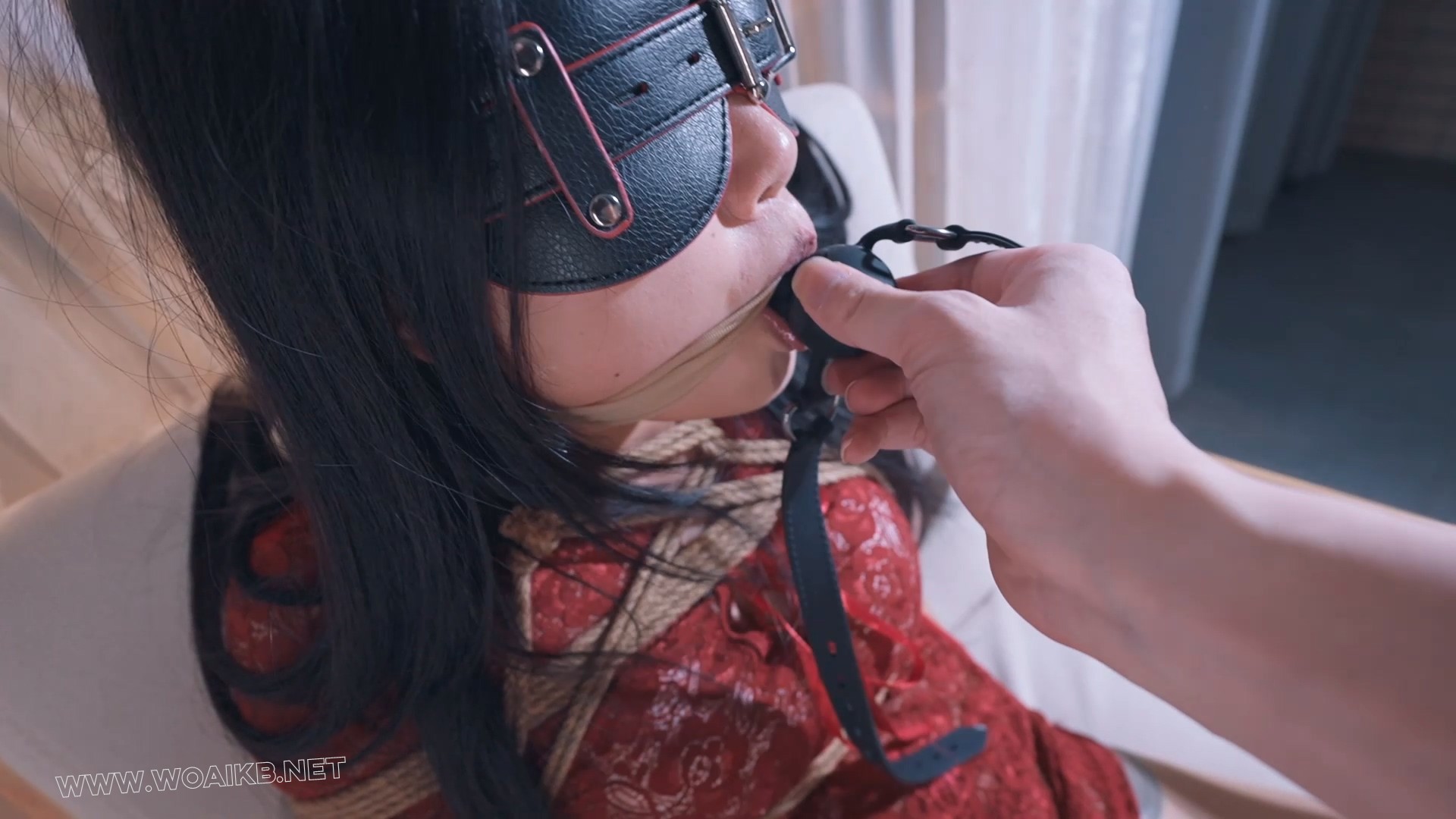 《落入面试陷阱的妹子2》面试模特，竟要被绑起来测试，妹子想逃，抓回来狠狠玩弄！ 预览图