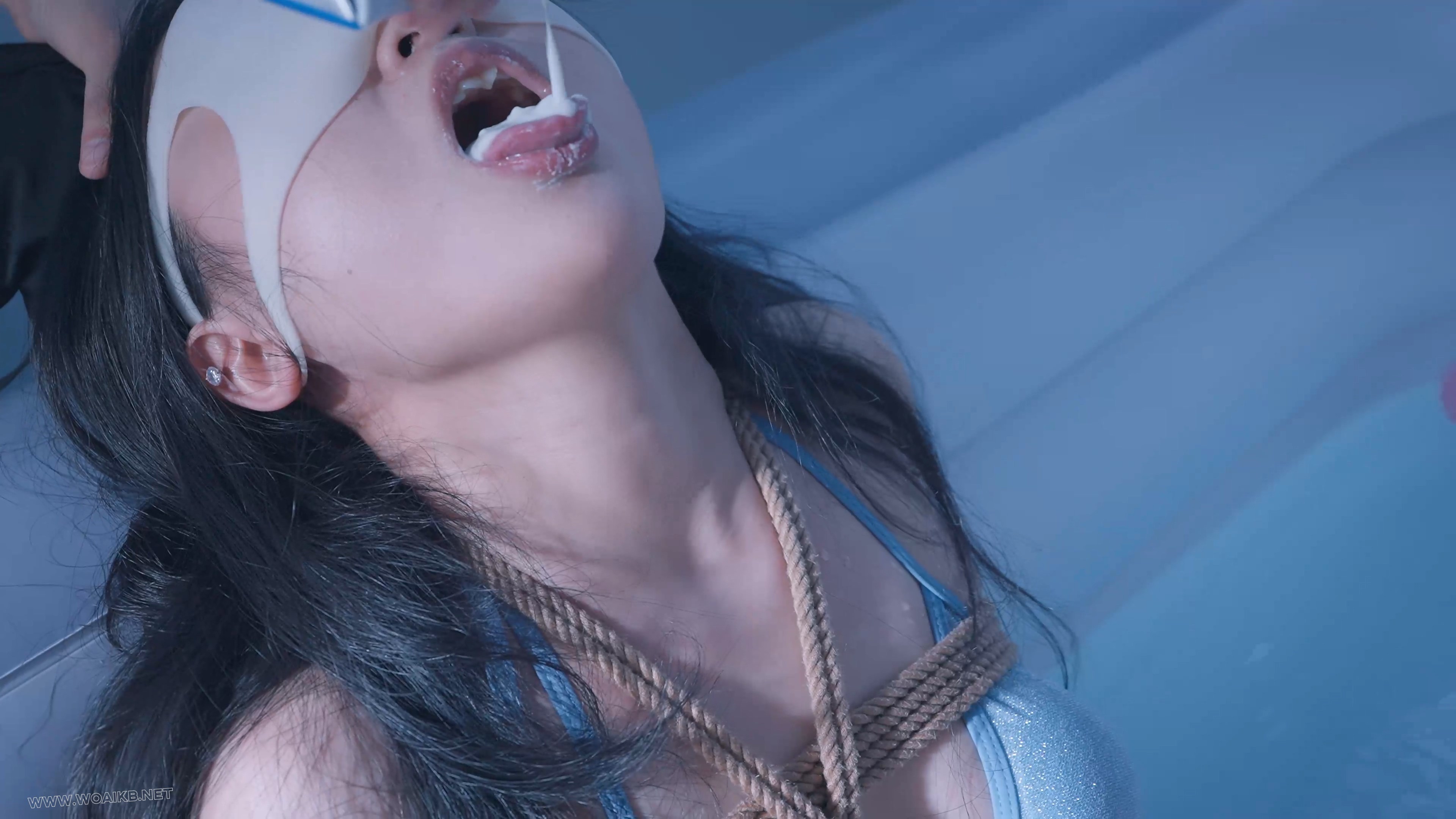 【悠米夏日特辑】快来和悠米清凉一夏吧《应聘的女模特》3 极限驷马（只要敢低头就 预览图