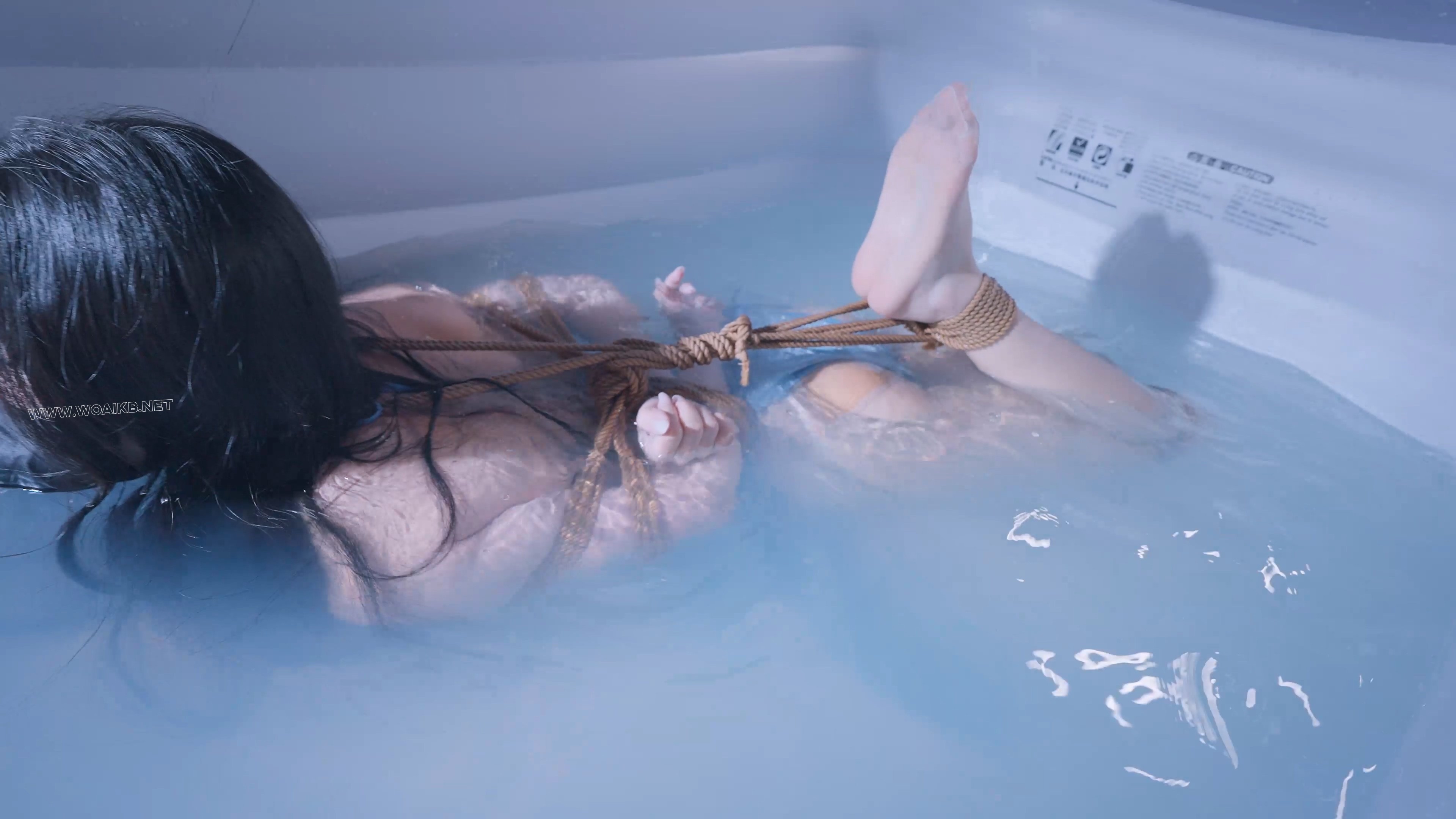 【悠米夏日特辑】快来和悠米清凉一夏吧《应聘的女模特》3 极限驷马（只要敢低头就 预览图