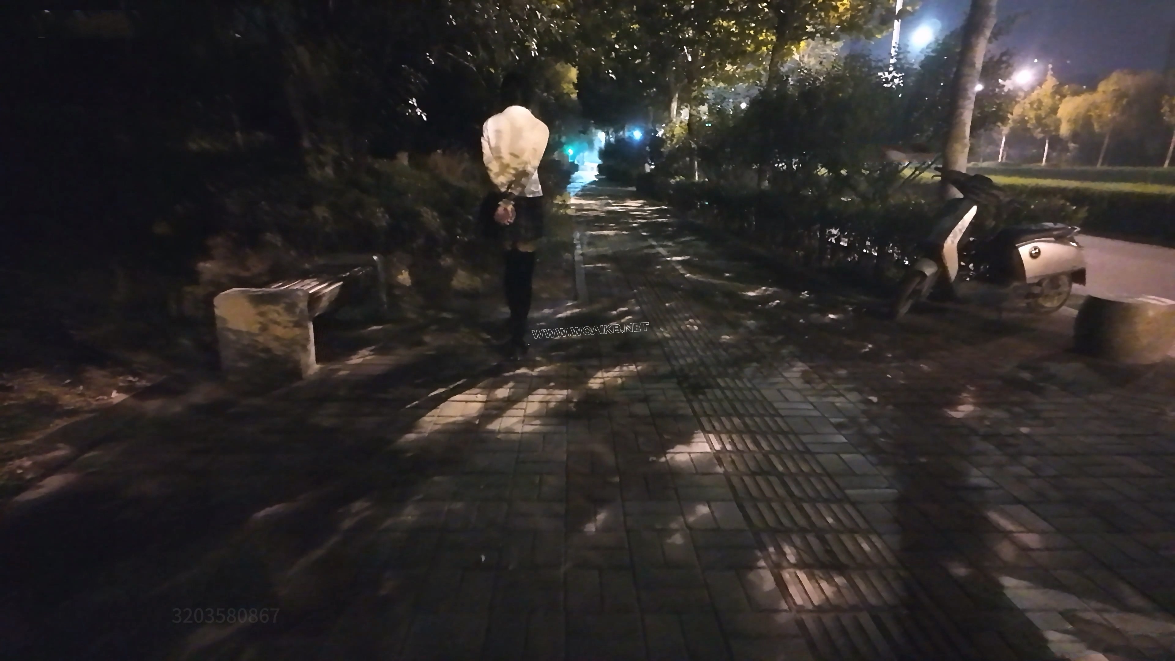 新人少萝妹子霜喵 捆绑户外震动假Y具调教 悦耳萝莉音耳边姣川 对话声音都颤抖了 专 预览图