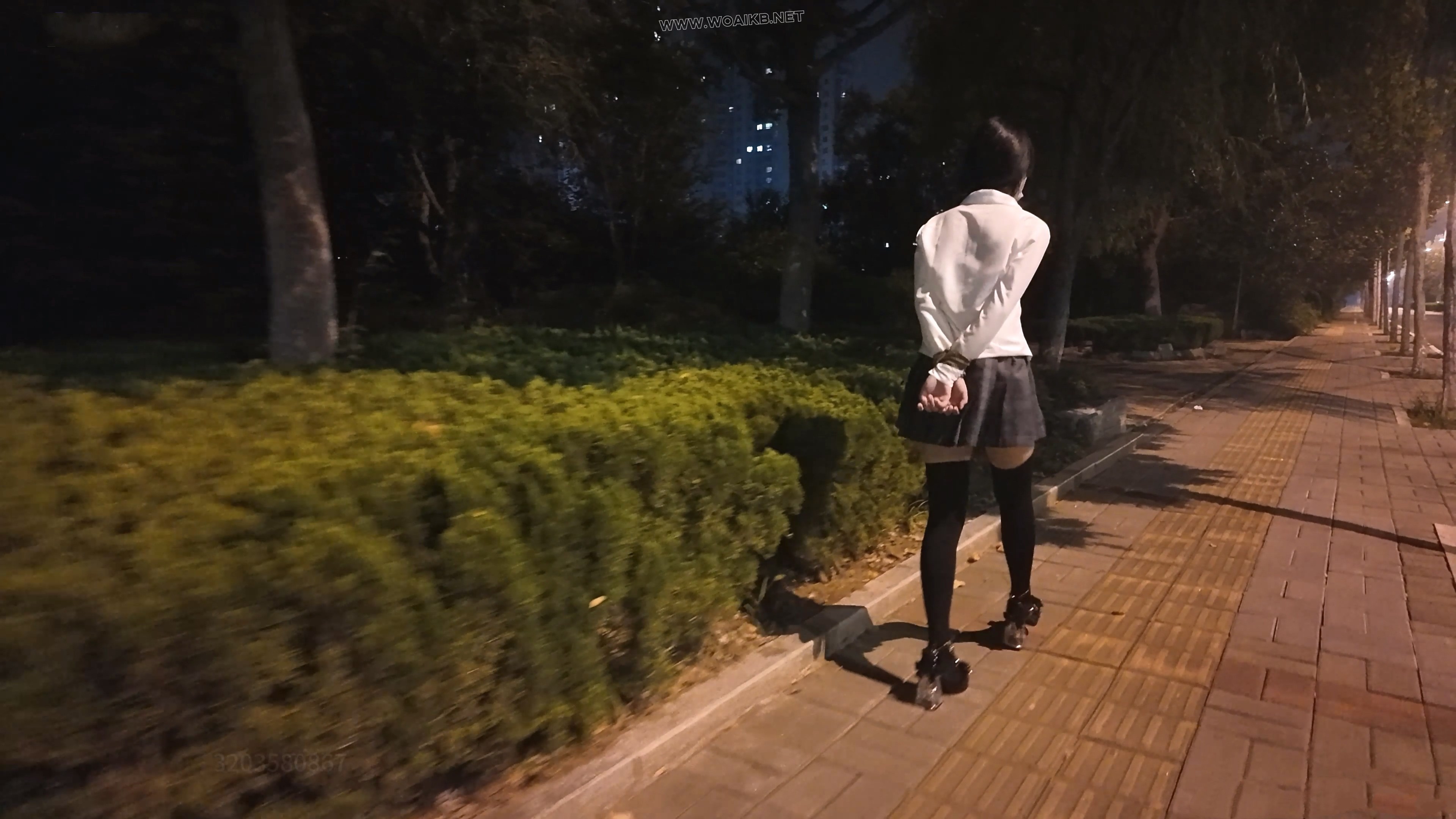 新人少萝妹子霜喵 捆绑户外震动假Y具调教 悦耳萝莉音耳边姣川 对话声音都颤抖了 专 预览图
