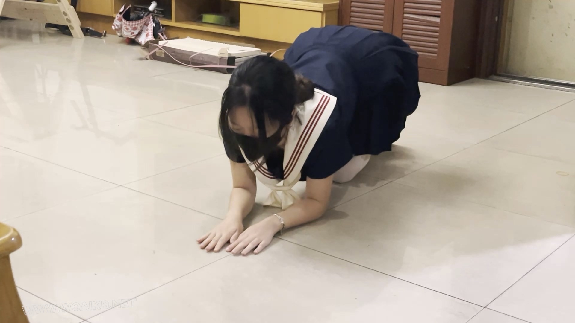 《调教师日记之特殊少女改造记》-1，五花+M腿+白丝+ZD棒，乖乖女学生小X早已听说有 预览图
