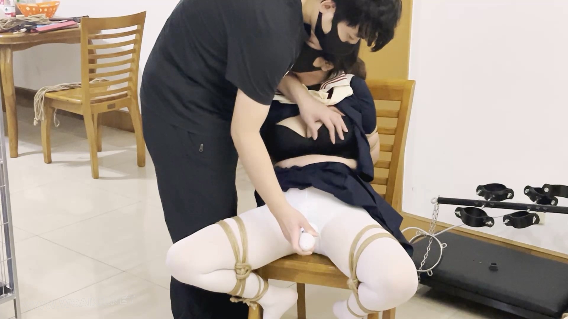 《调教师日记之特殊少女改造记》-1，五花+M腿+白丝+ZD棒，乖乖女学生小X早已听说有 预览图