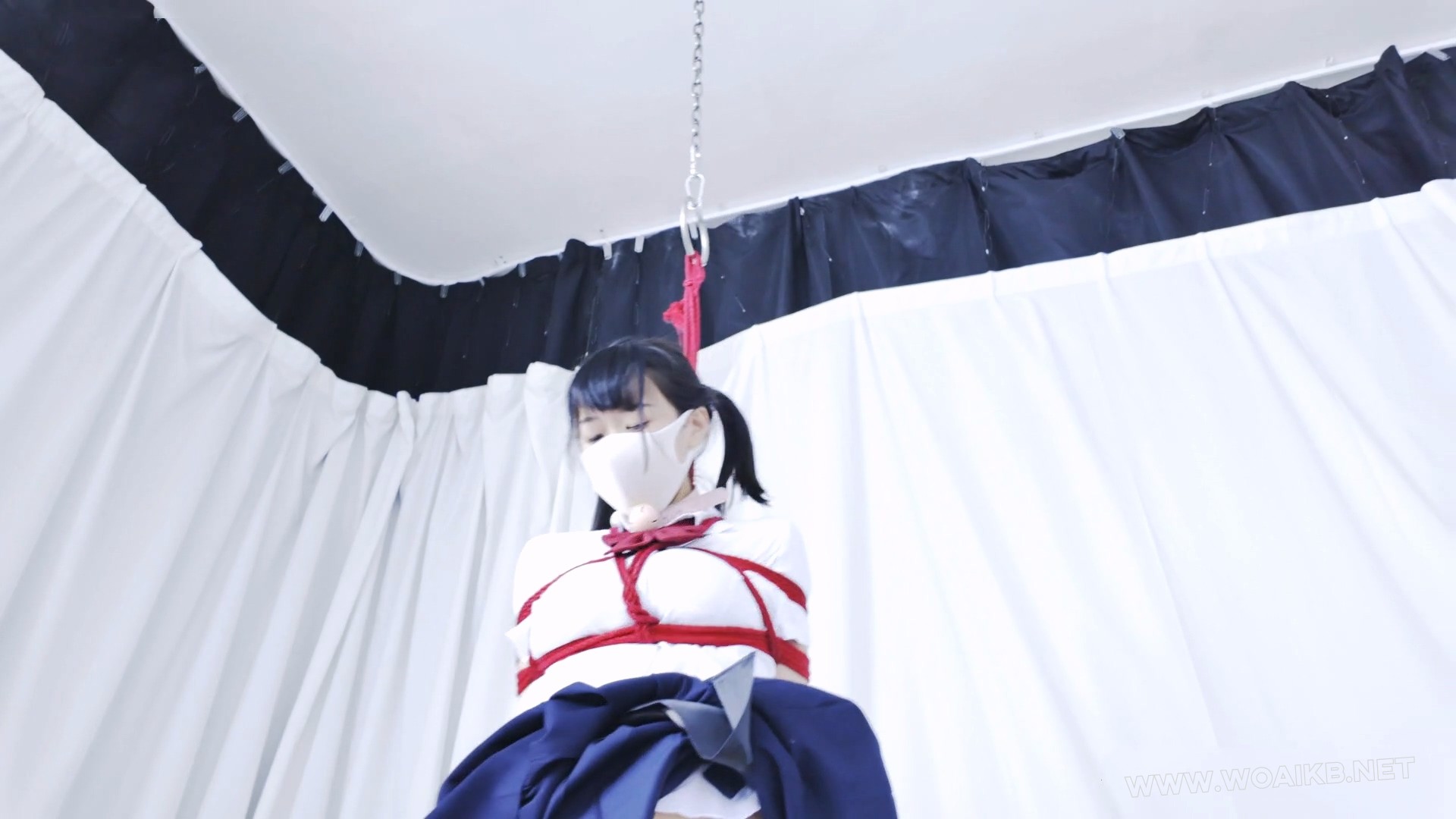 再次犯错的JK少女上集 JK 白丝 双马尾LOLI 鞭打 强膏 固定放置 强高放置 锁链口球 预览图
