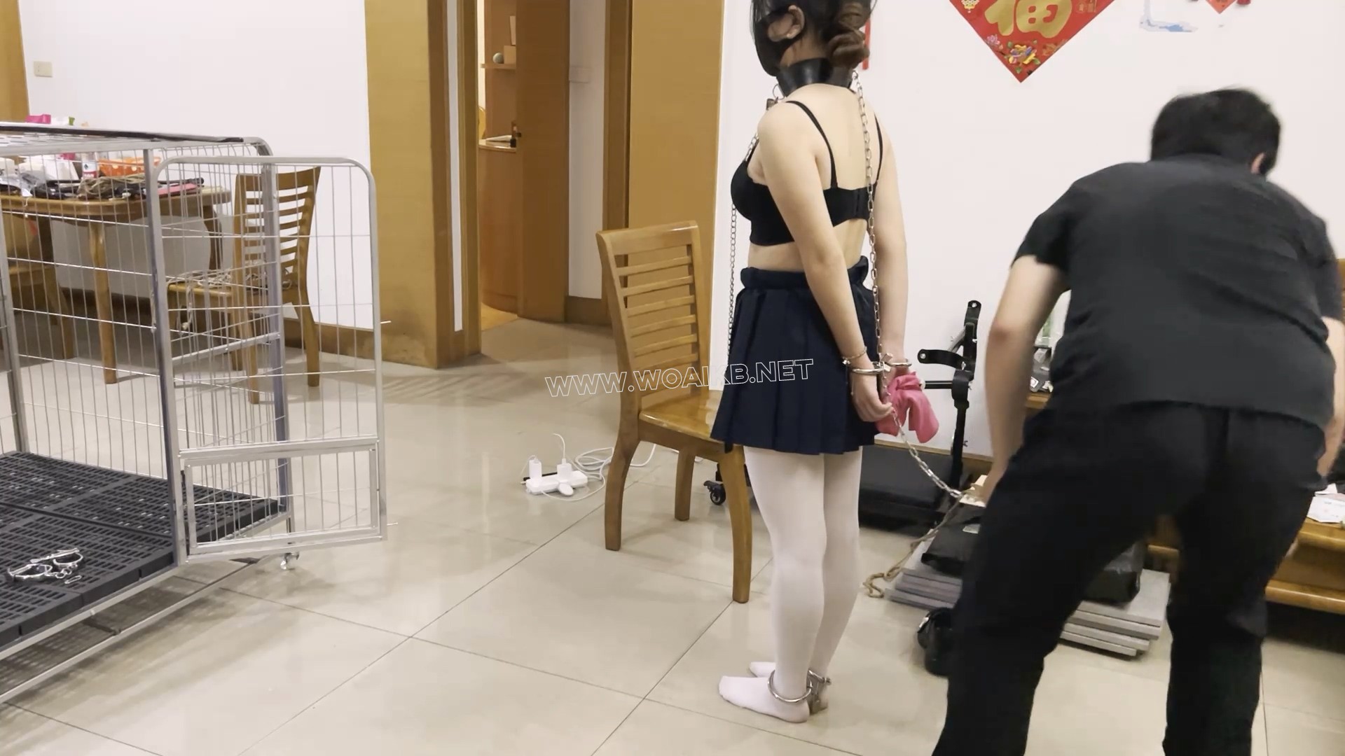 《调教师日记之特殊少女改造记》-3，白丝镣铐束缚家务+震动B强高奖励，小X逐渐习惯 预览图