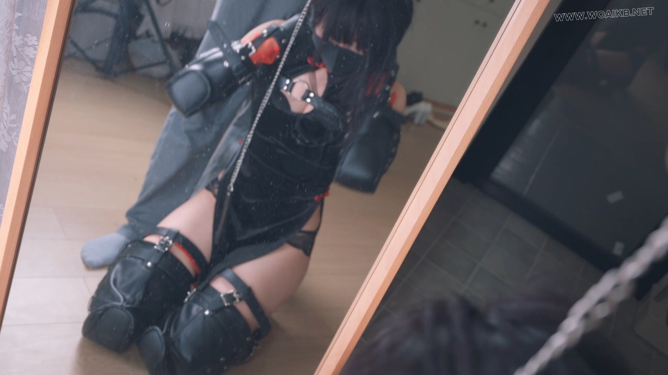 《欠债人妻4》和被驯服的妖艳人妻玩起了K9+电棍击打+狗奴爬行+项圈+AV棒强羔+吊脖 预览图