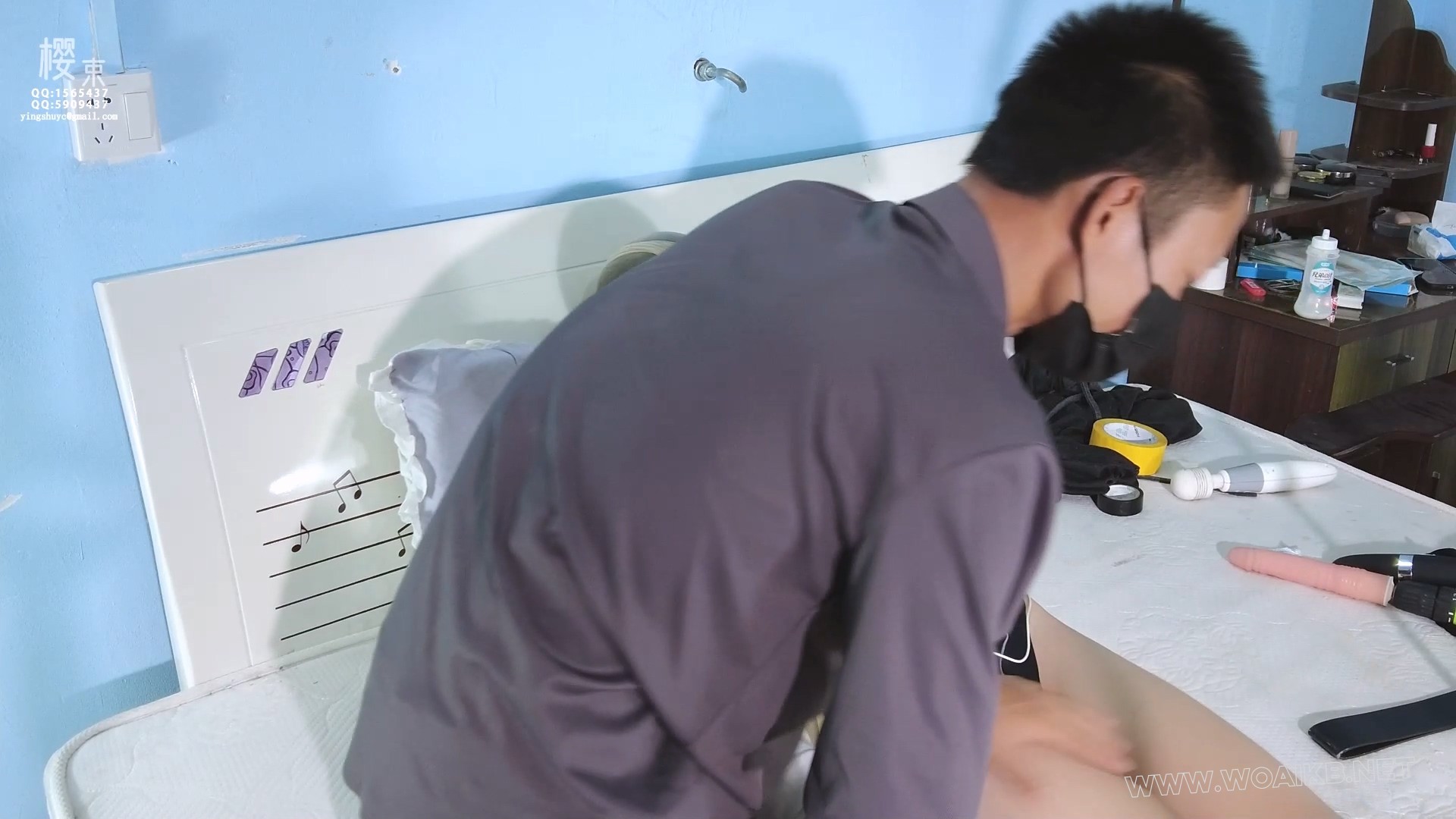 媚药销魂！胶带封嘴丝袜套头！大尺度玩具刺激强G！SP翘臀和丰胸！ 《新型媚药》今 预览图