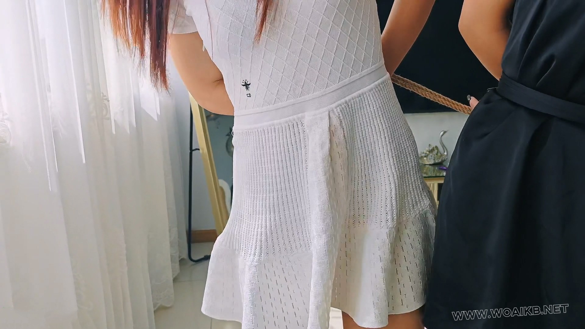粉丝定拍女女剧情向：同居室友的报复与撕逼！第三集！肉丝黑丝！连腿绑桌上爽玩二人！ 预览图