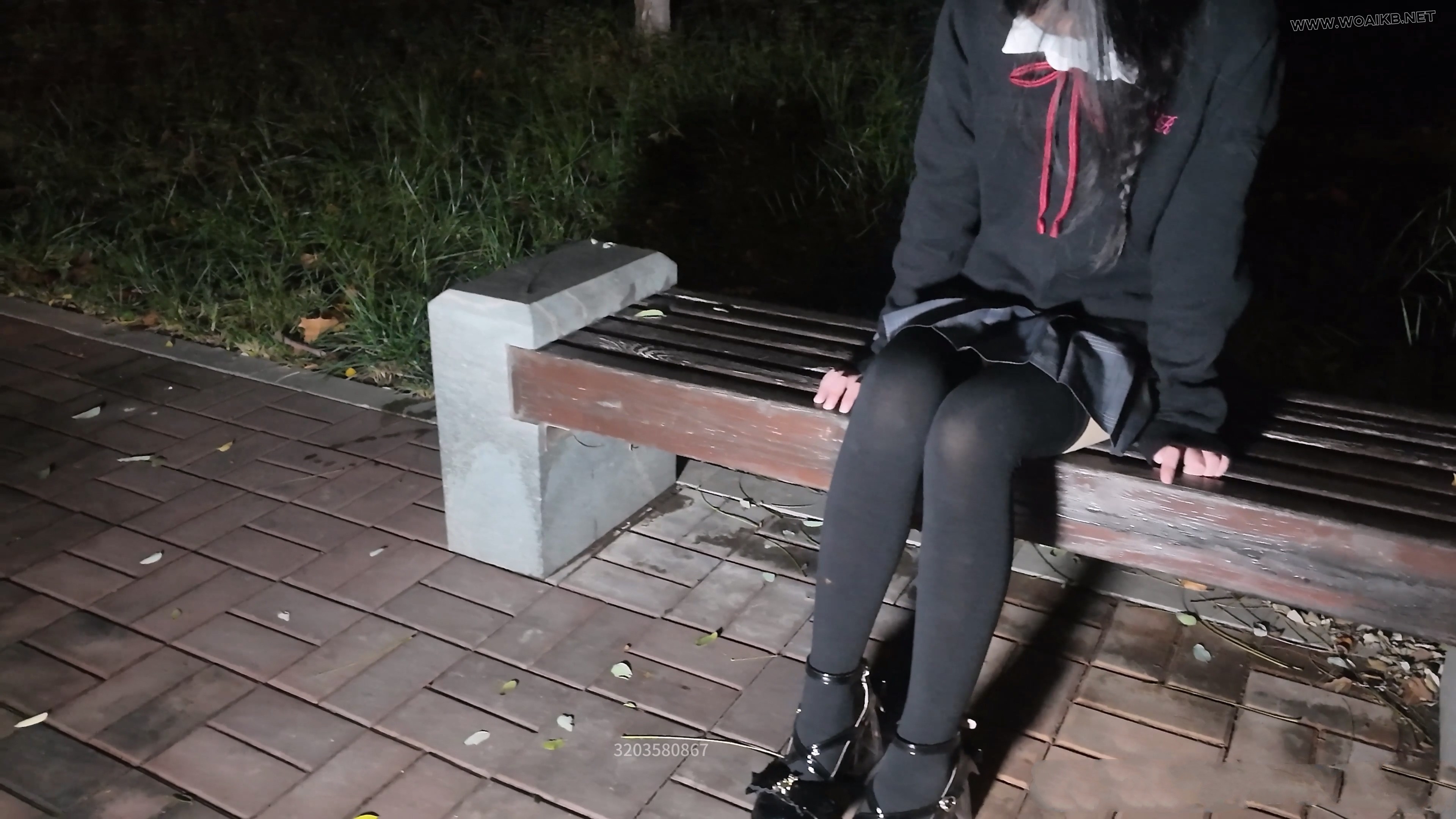 少萝霜喵 捆绑路边震动假Y具调教 第二弹 悦耳萝莉音耳边姣川 对话声音都颤抖了 路 预览图