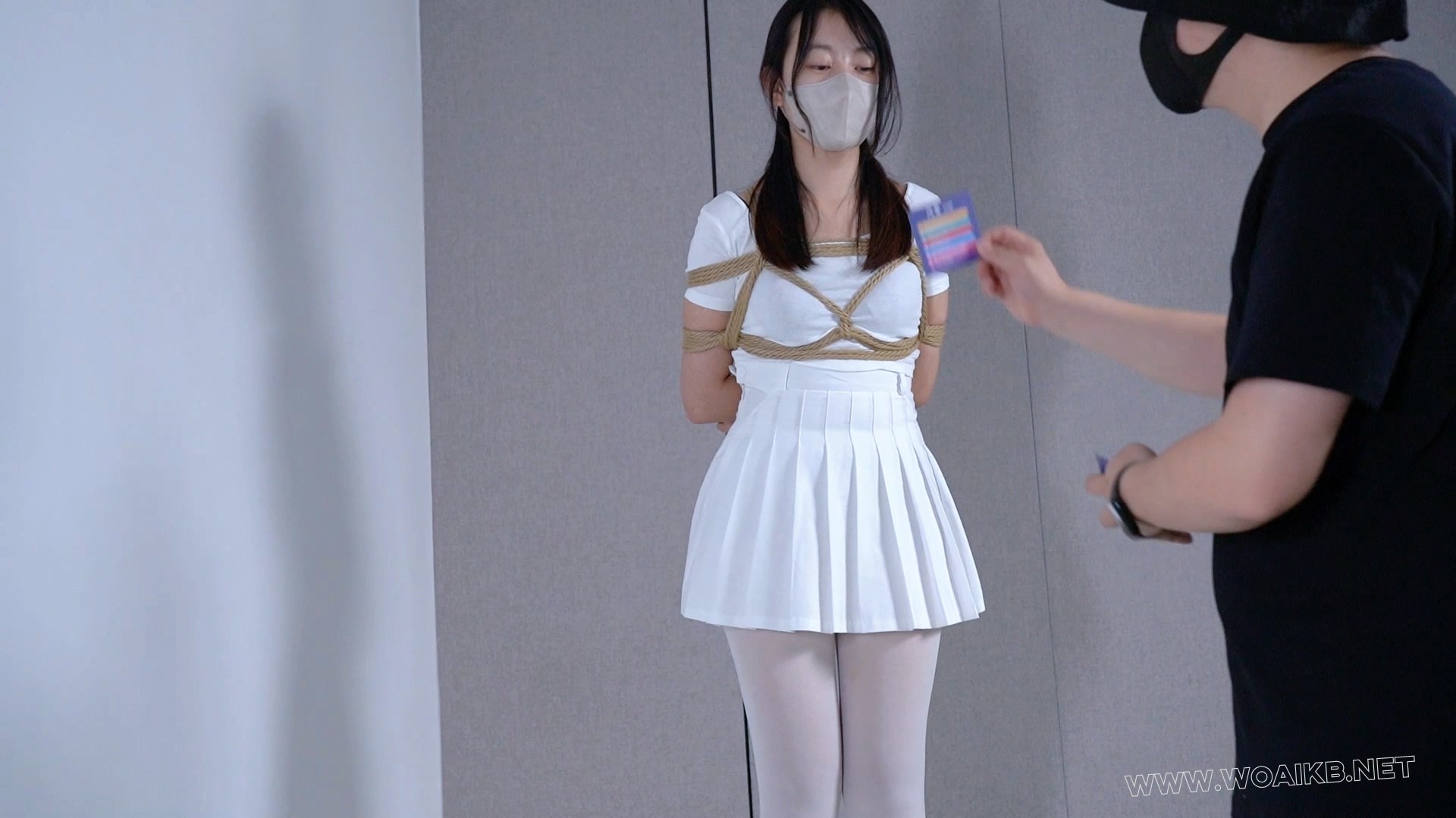 清纯女大学生挑战神秘游戏 预览图