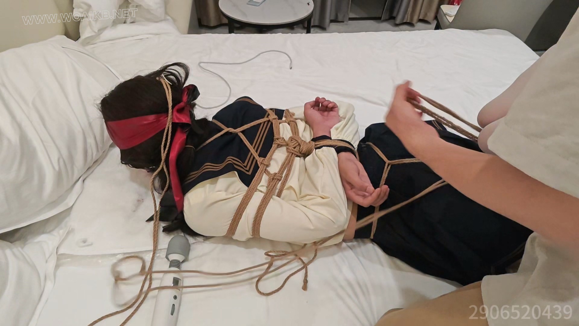 送上门的小m 驷马 放置 M腿 郊狼 jk 白丝 电击 GC 口球 挠痒 预览图