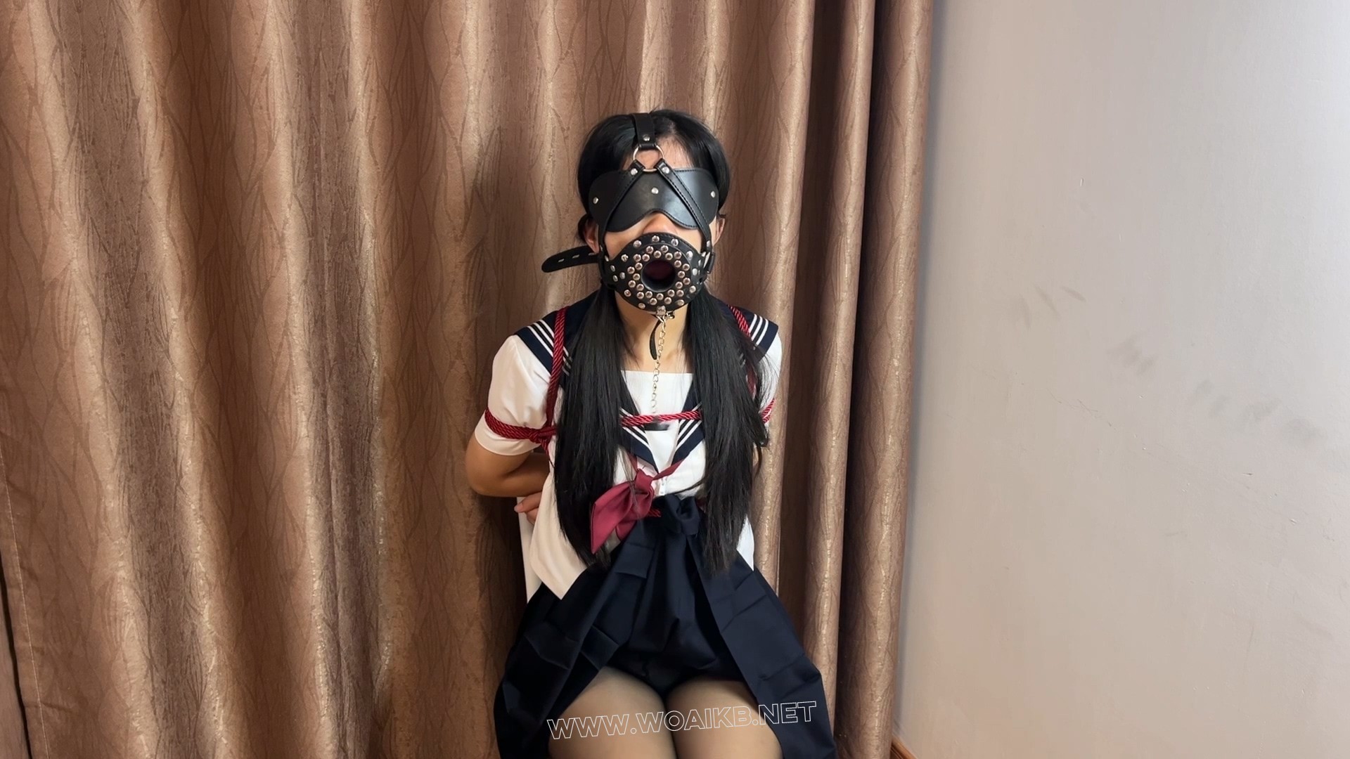 【邻家学妹之楼道惊魂-上集】What？！！楼道里面怎么会有一个黑丝JK学妹？不仅被捆 预览图