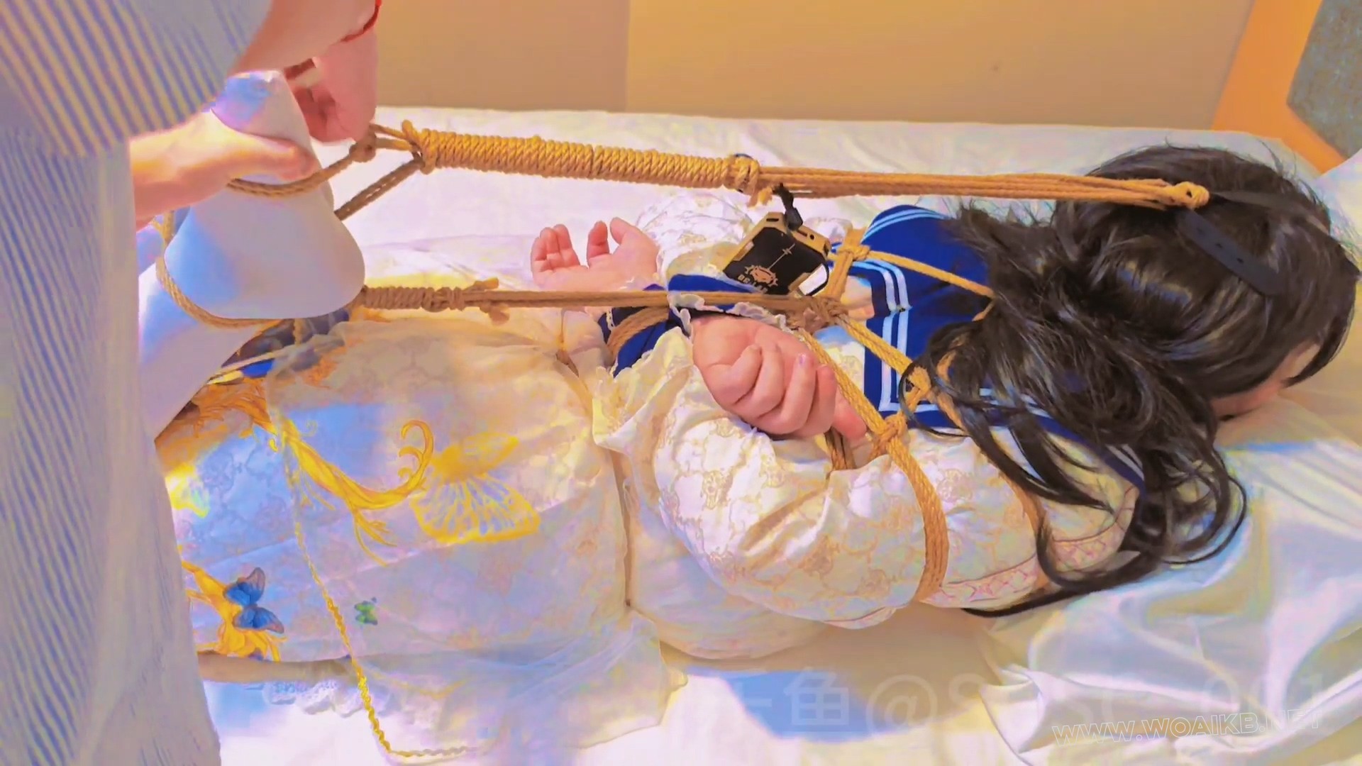 单向奔赴的小m体验驷马紧缚挠痒放置 预览图