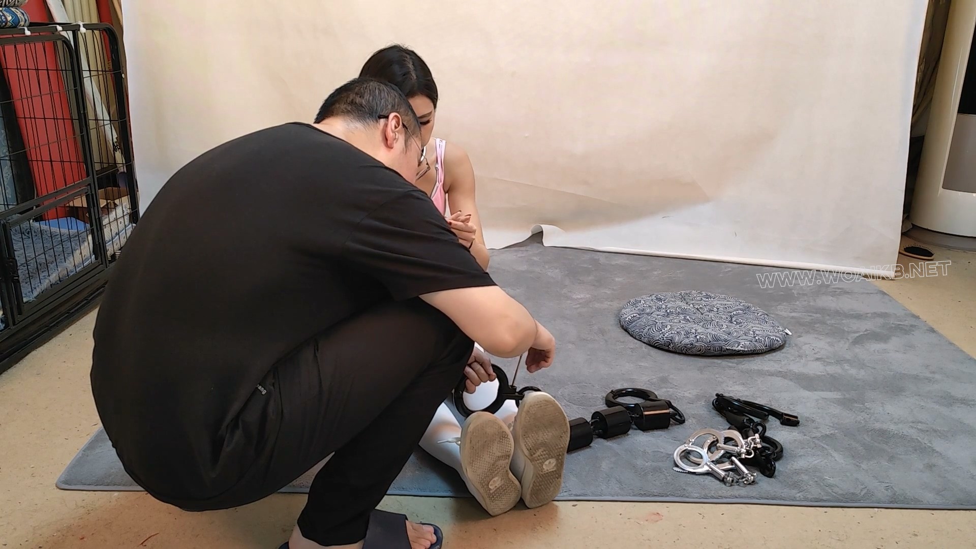 江奈 体操服白丝重镣 喜欢被打屁股 胸部按摩服务 魅惑拉丝的眼神 预览图