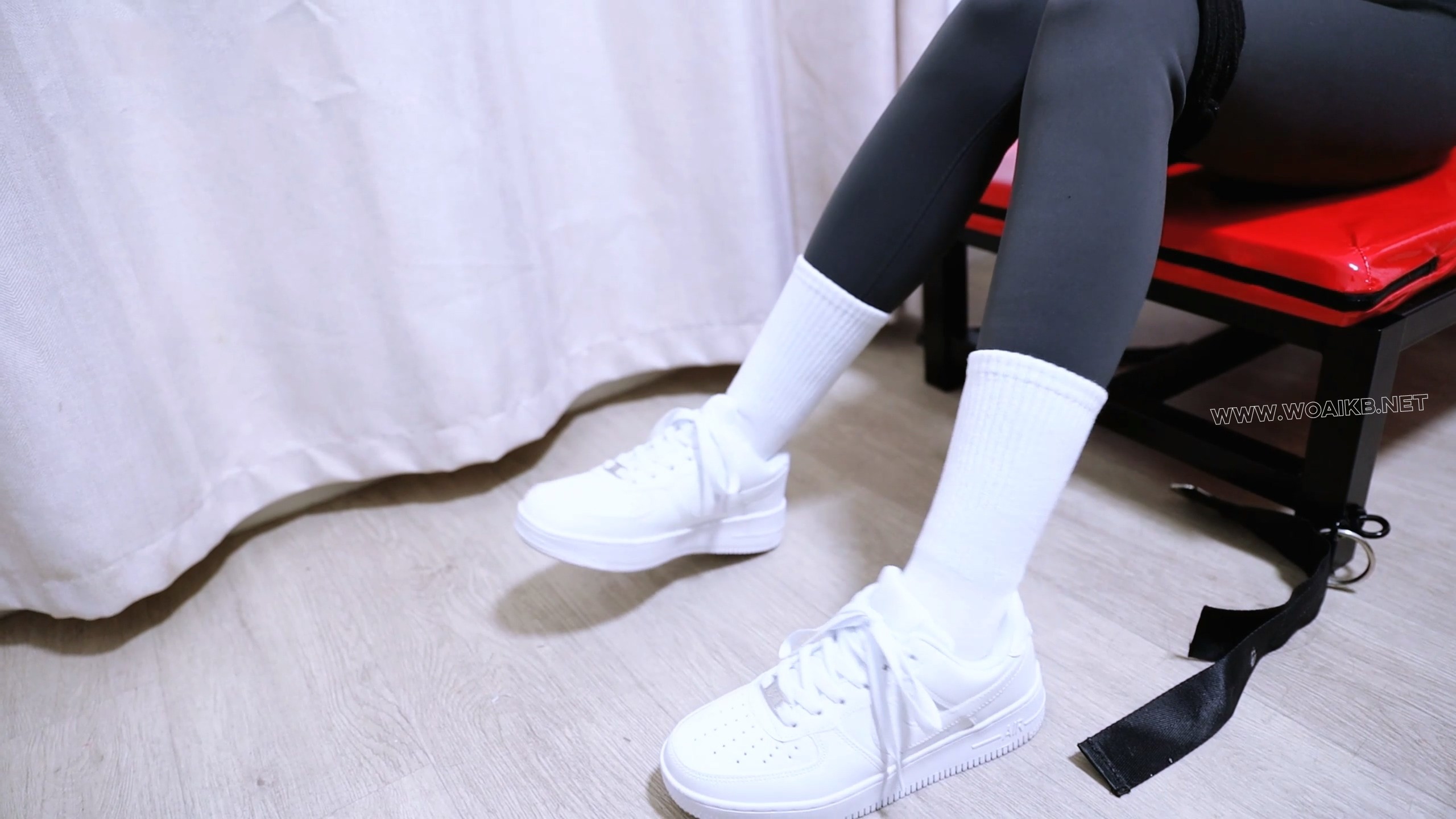 雪儿瑜伽服白袜小白鞋受辱日记 预览图