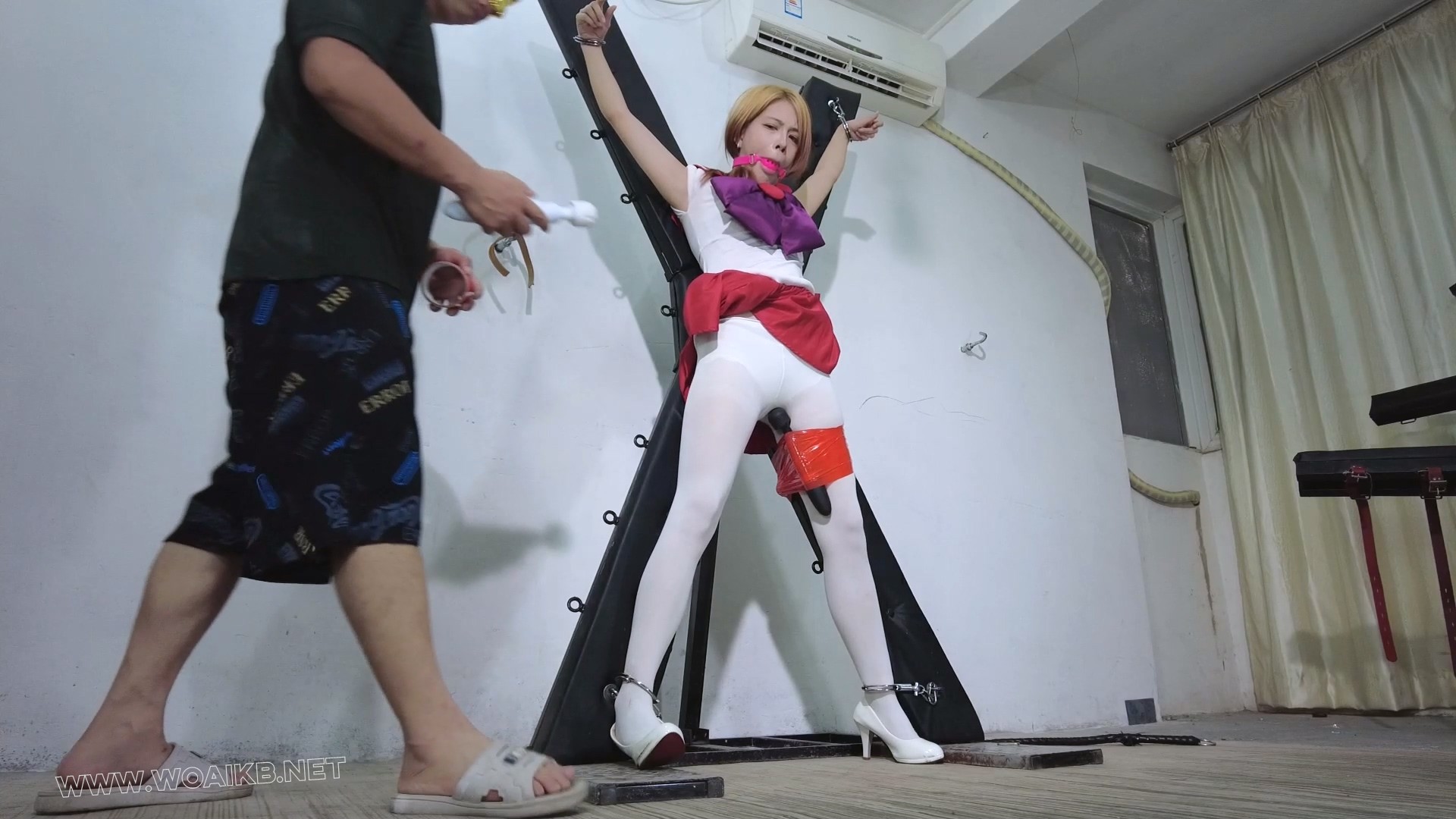 cos美少女战士！落入反派的美少女战士被残忍的羞辱折磨！棒棒强震手指入体强高！鞭 预览图
