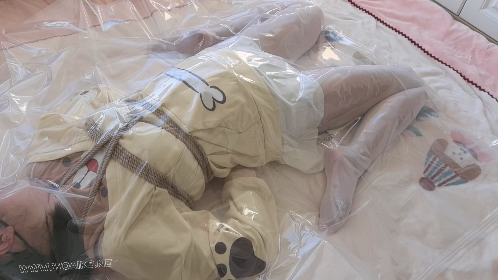 连体白丝 今天纯陪小妹妹玩 水枪滑滑梯 直臂蟹缚骑小牛 sp 震动 墙糕 真空昏迷 预览图