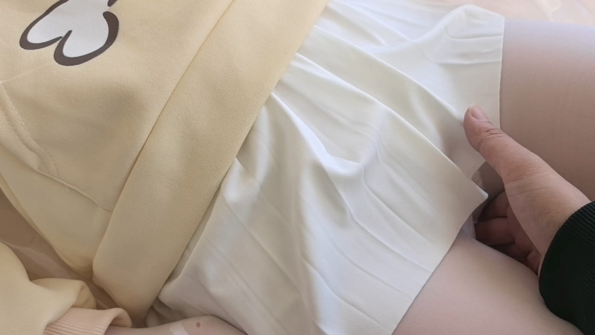 连体白丝 今天纯陪小妹妹玩 水枪滑滑梯 直臂蟹缚骑小牛 sp 震动 墙糕 真空昏迷 预览图