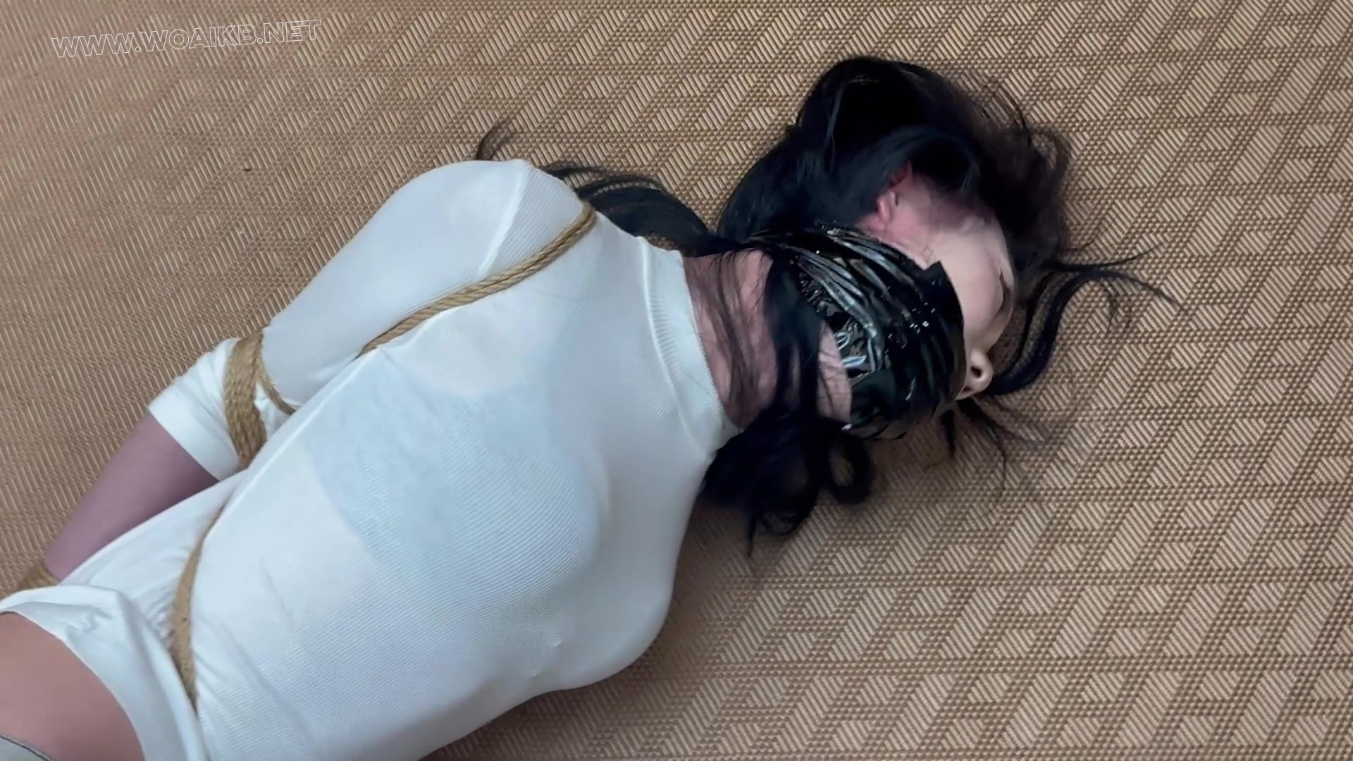 兩個最緊的束縛位置 Two tightest bondage positions 预览图