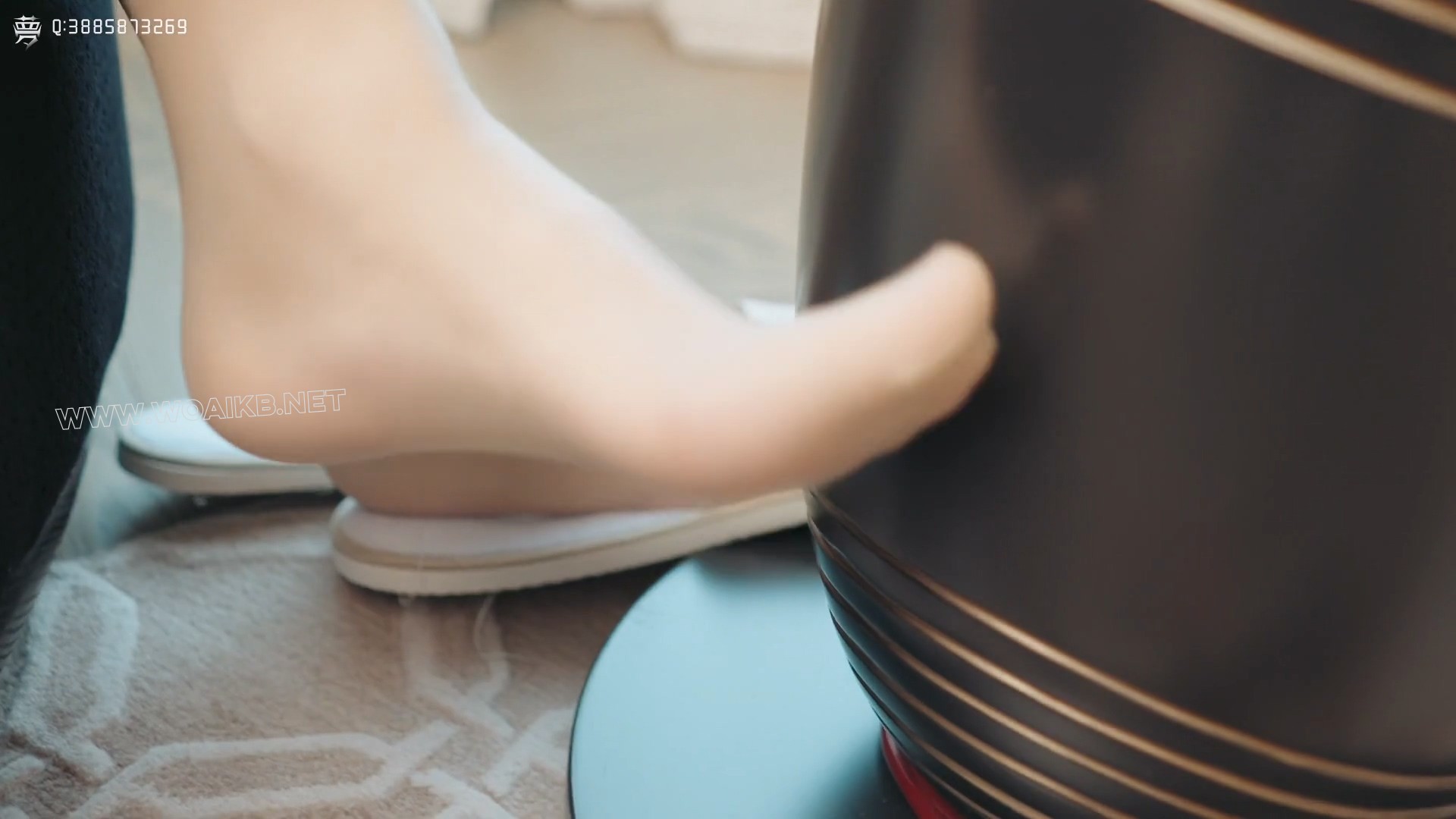瘦瘦的听话妹子，腿脚极品，清纯，换穿白短袜，肉丝，白裤袜 预览图
