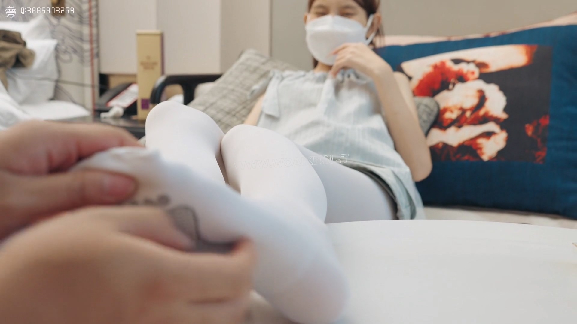 瘦瘦的听话妹子，腿脚极品，清纯，换穿白短袜，肉丝，白裤袜 预览图