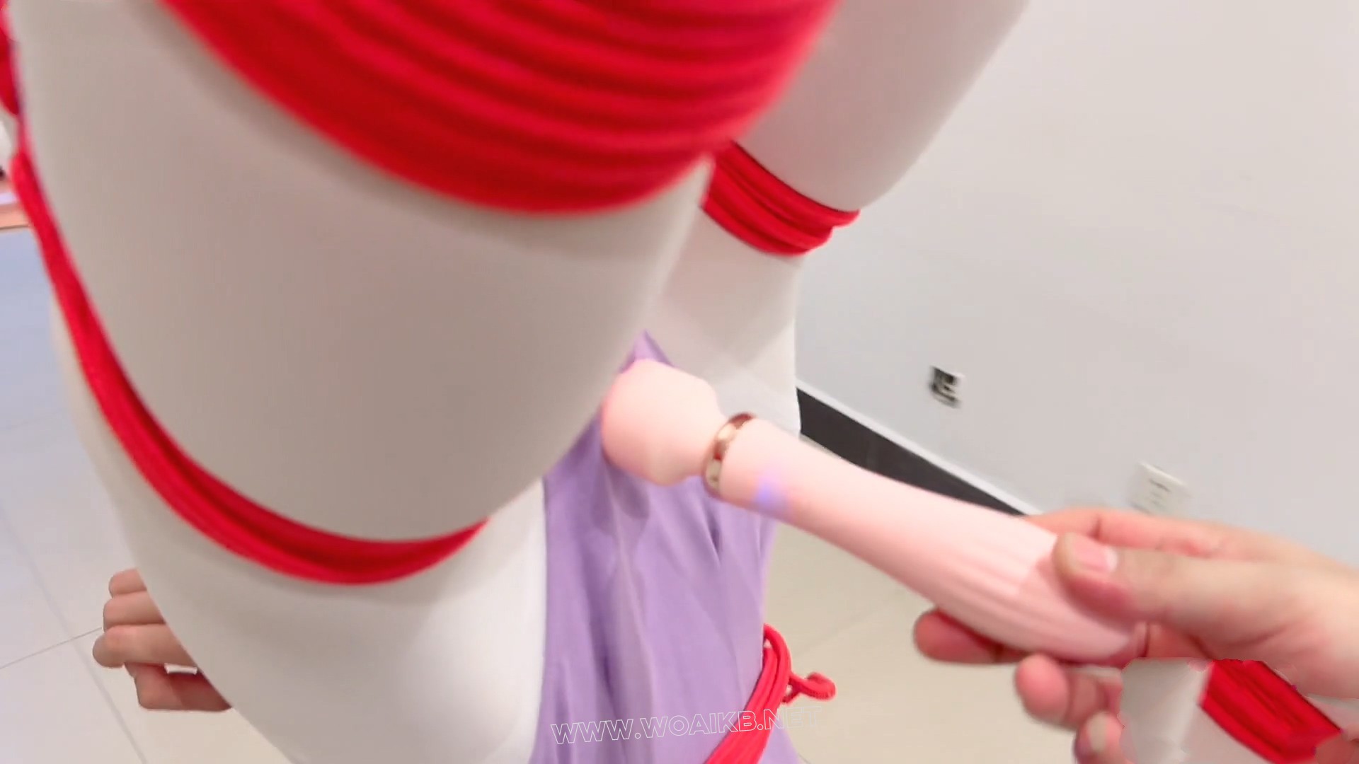 调教倒吊的瑾年 预览图