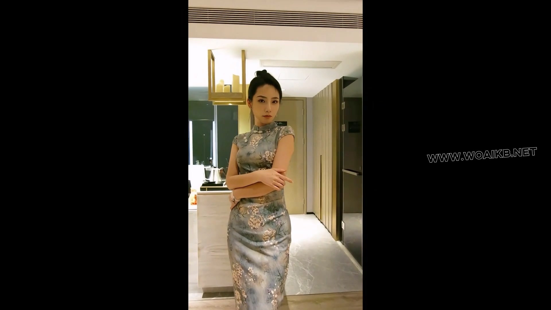 知性美教师姐姐不戴眼镜旗袍捆绑假丁丁口舌调教 预览图