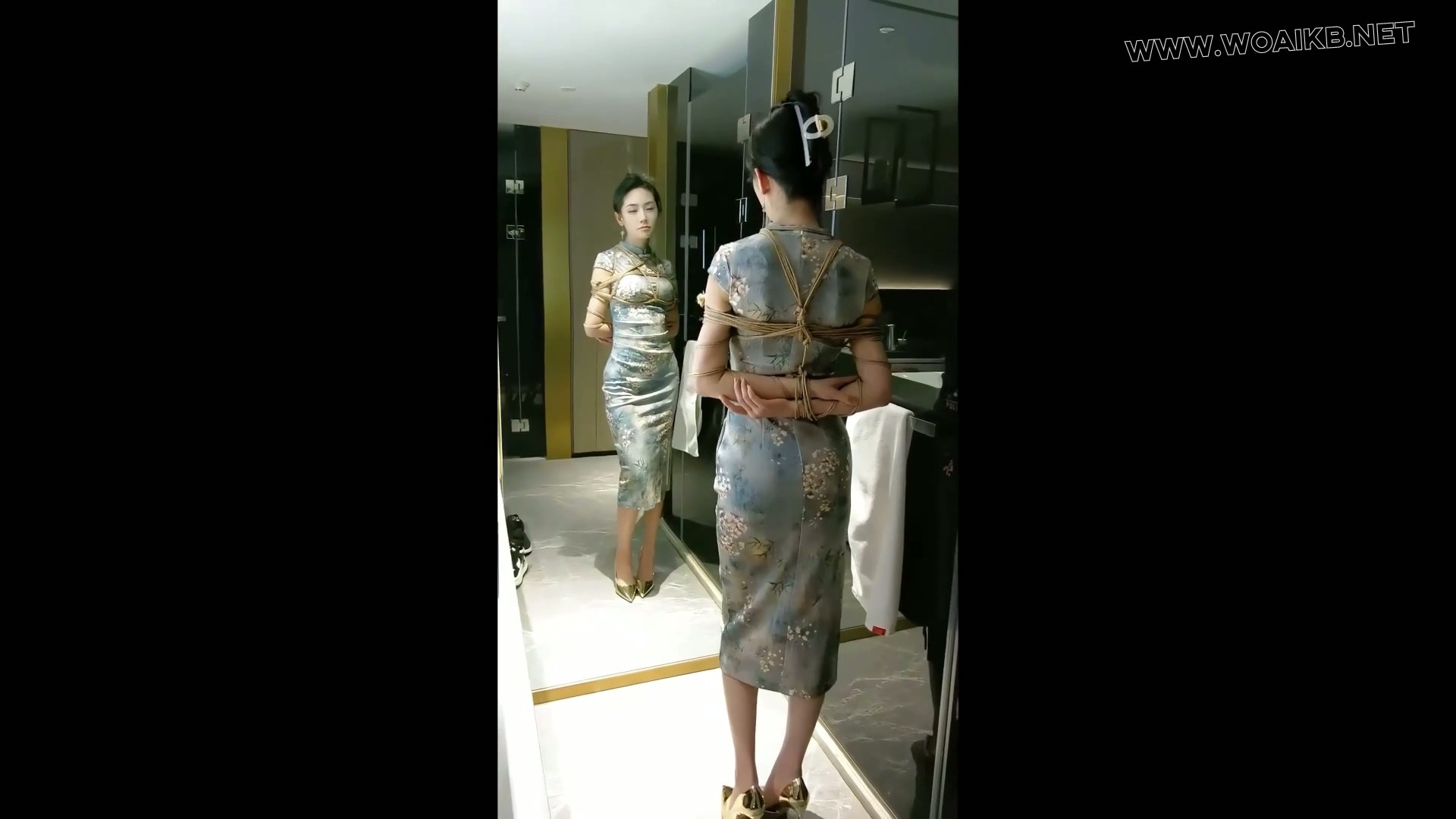 知性美教师姐姐不戴眼镜旗袍捆绑假丁丁口舌调教 预览图