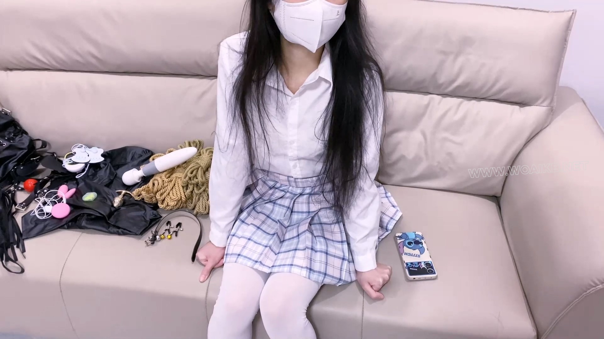 《少女情劫》 第七集-约好玩绳子被马具口球+单身套加绳子双重直臂紧缚+股绳+站立开 预览图
