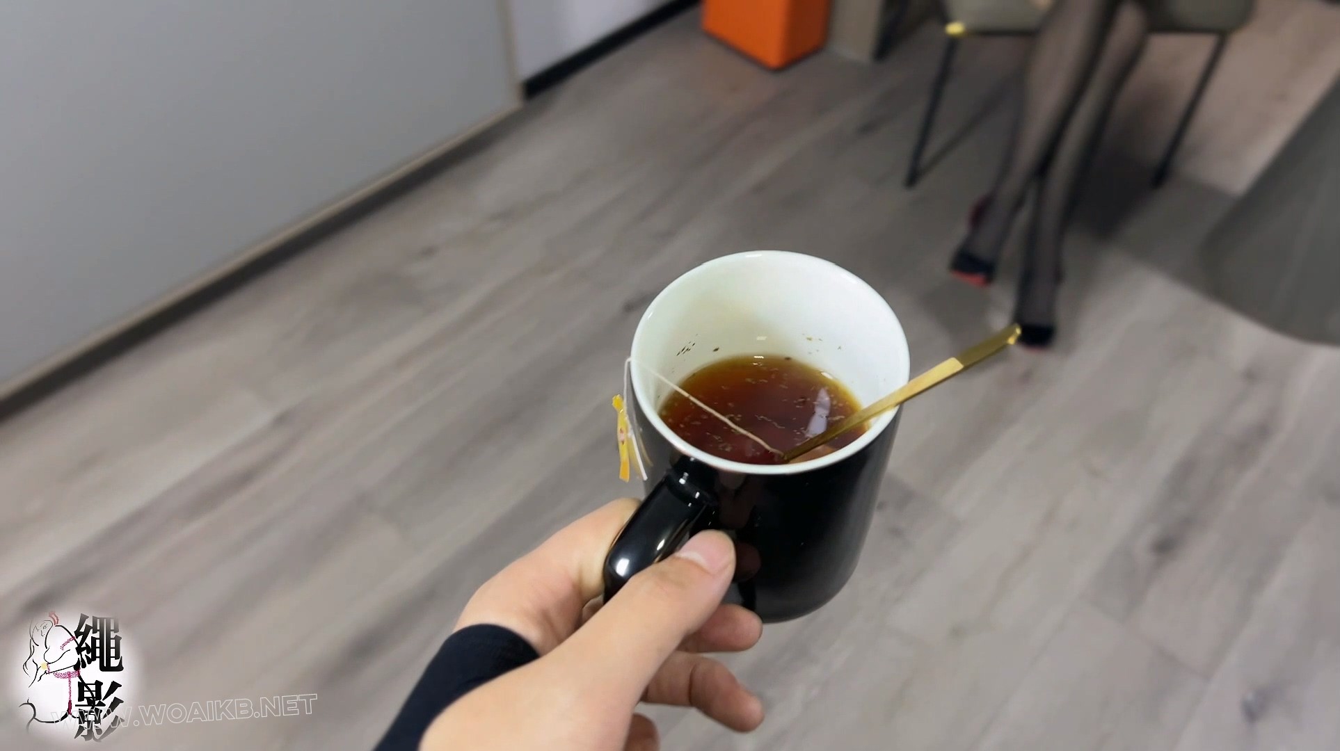 白领上司虐待员工被下药第一视角（第二集） 预览图