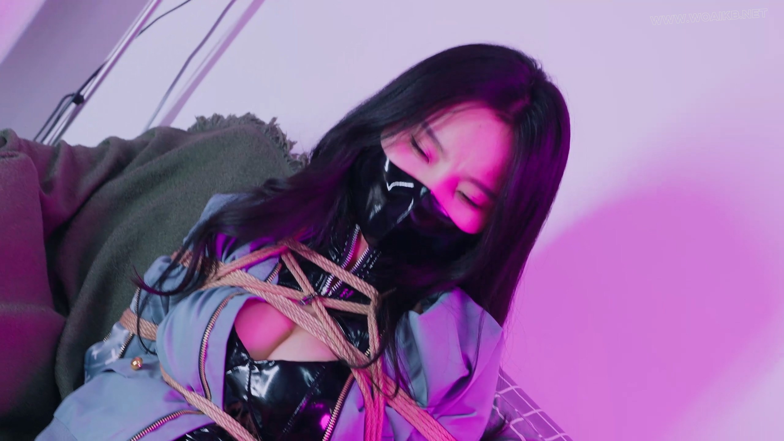 【悠米】美女模特前段时间去体验了一些游戏，现在身体敏感程度已开发到100%，欢迎… 封面图