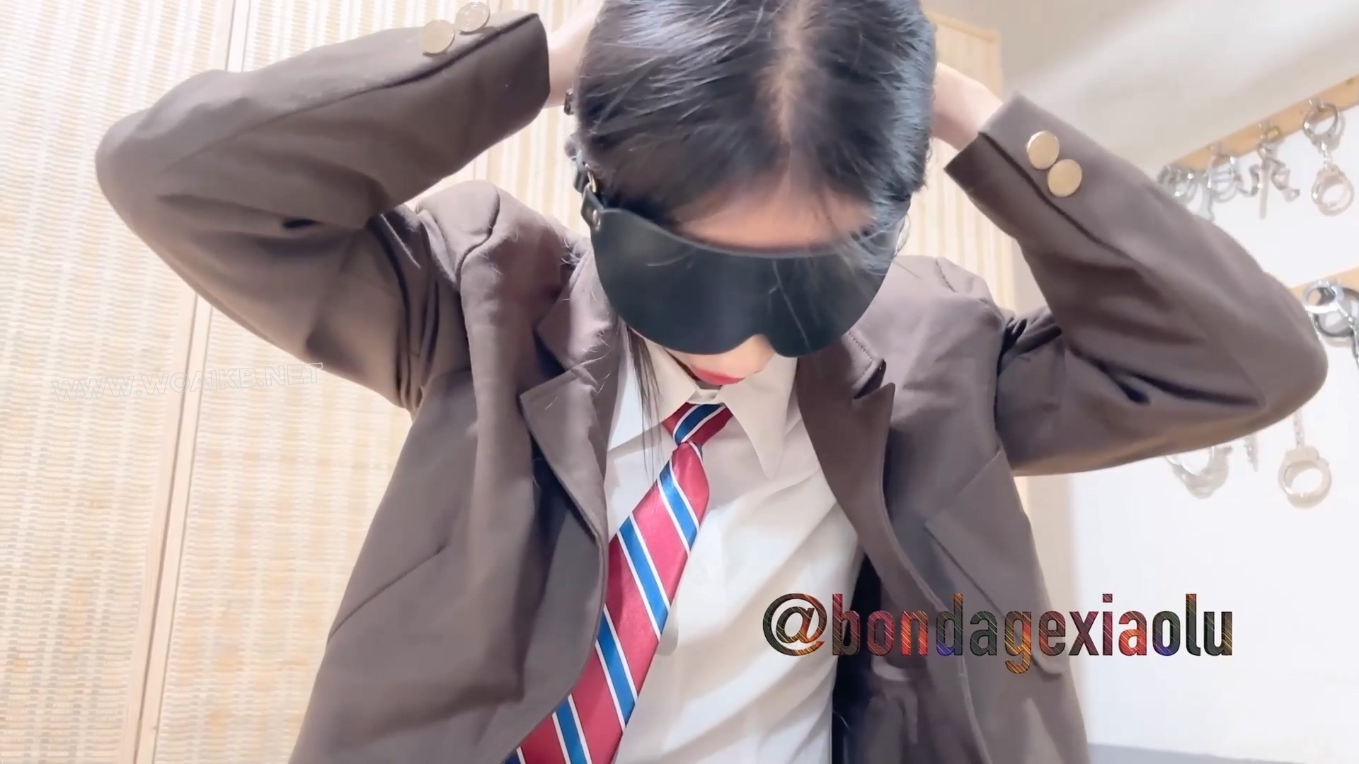 私转公 妹子各种玩具 炮机沦陷 预览图