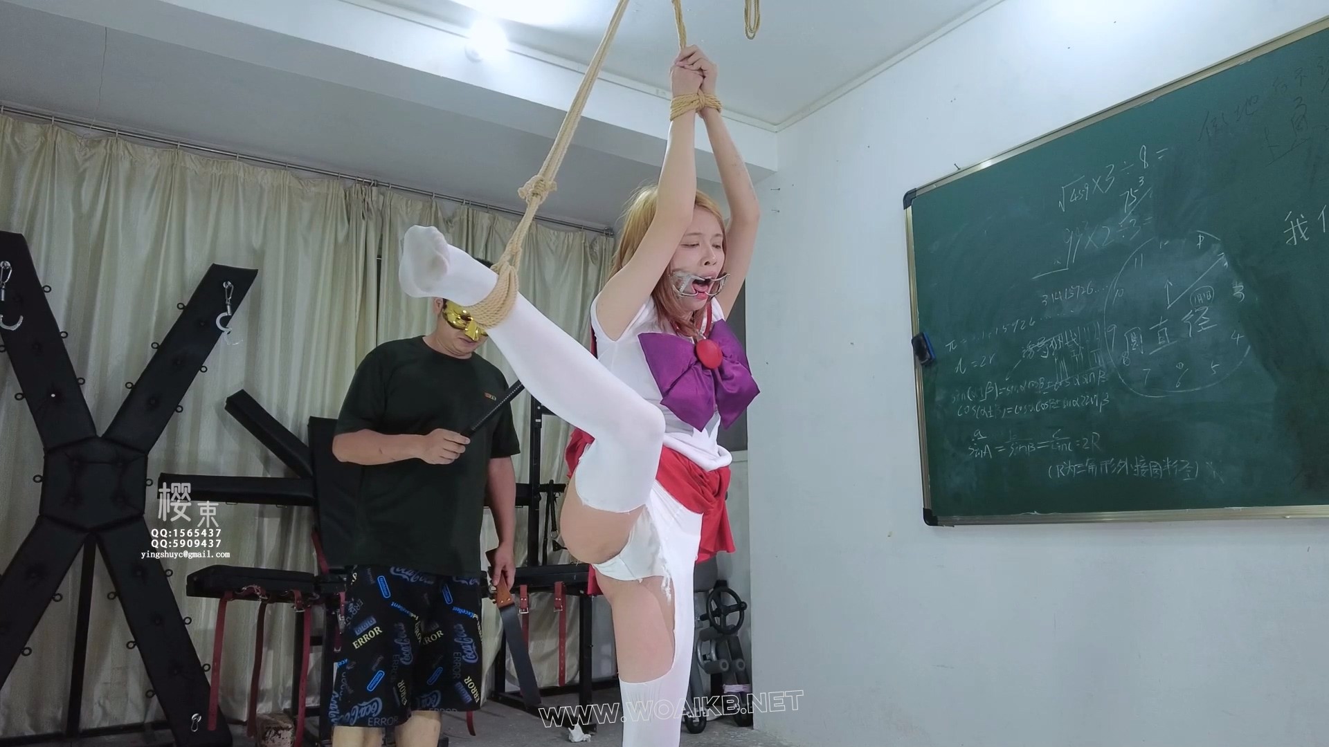 cos美少女战士！美少女战士被反派折磨到满脸泪珠！狂挠脚心腋下！抽气口塞充气折磨 预览图