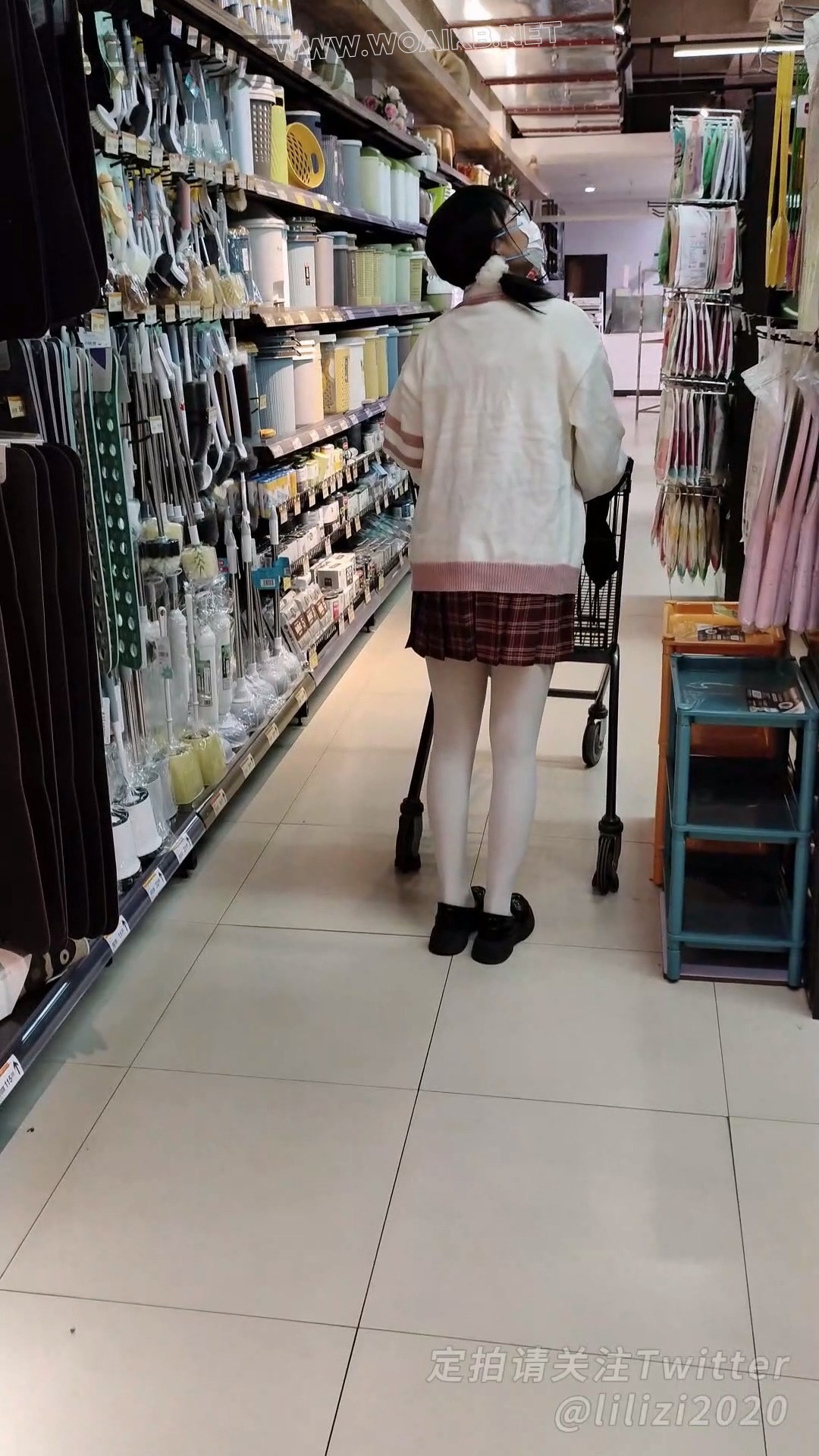 《惩罚堕落小M 04》 户外强高、超市调教、快乐蛋、双马尾、JK、白丝、龟甲缚、反复 预览图