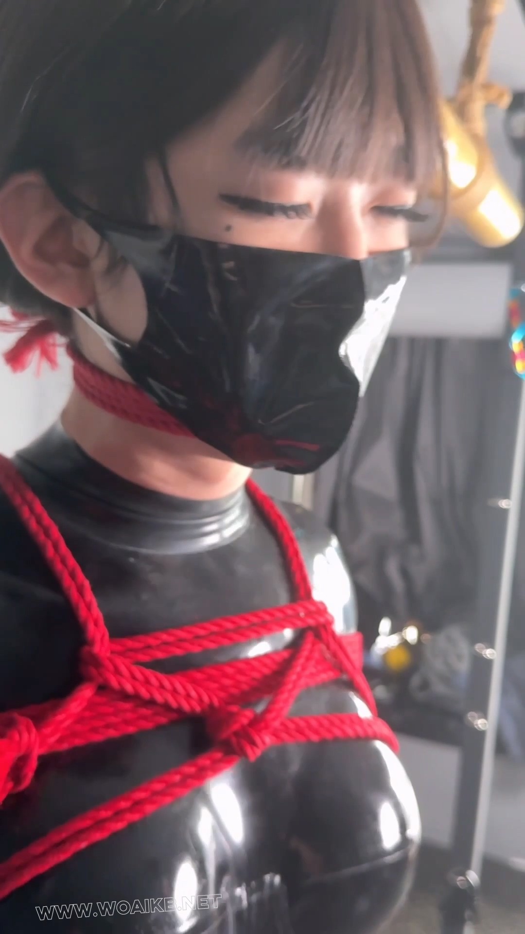 胶衣女郎跳弹放置，堵嘴蒙眼严厉鼻责 预览图