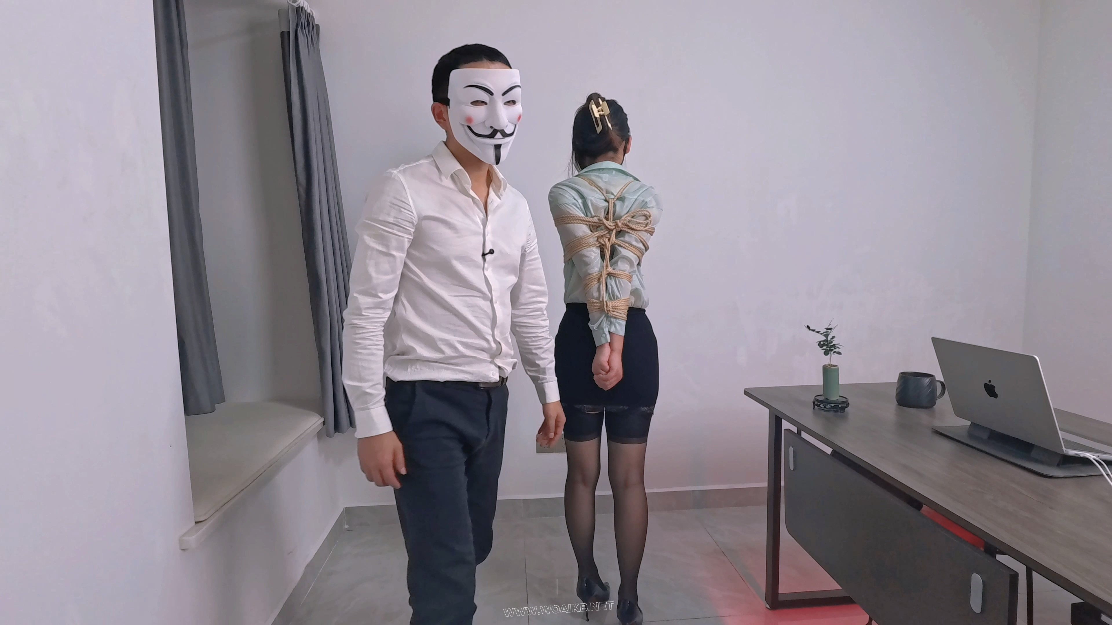 女神老板被下属调教第四集：痛苦的地狱（这集回音丫头被虐哭了，哭了依然继续拍。 预览图