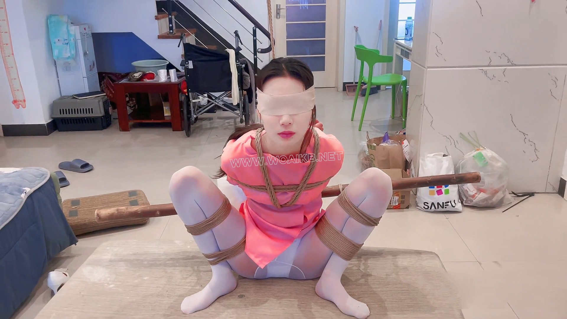 极限开腿缚调教 封面图
