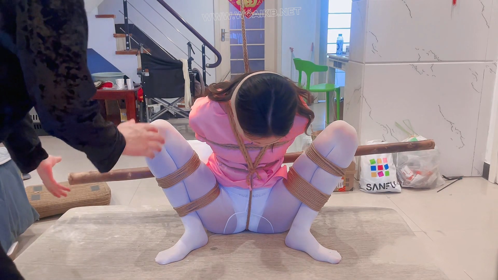 极限开腿缚调教 预览图