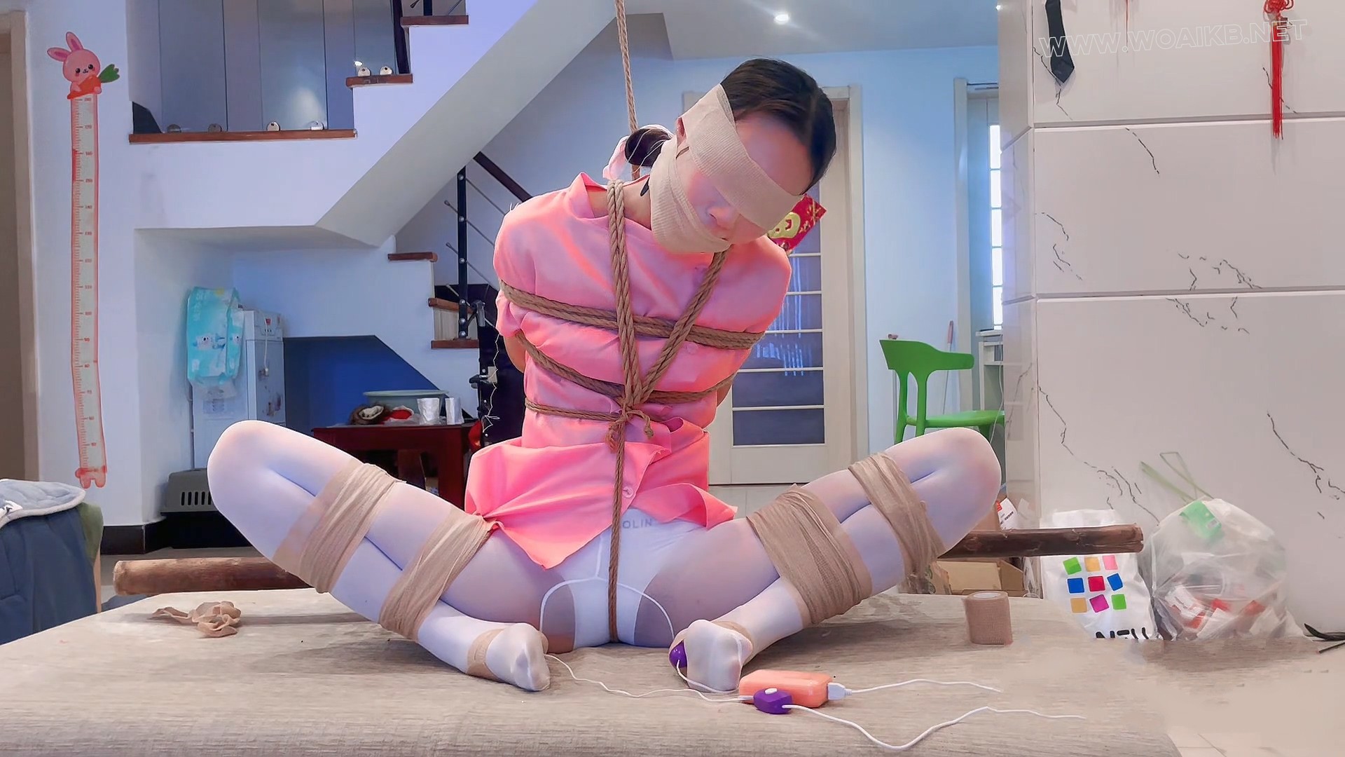 极限开腿缚调教 预览图