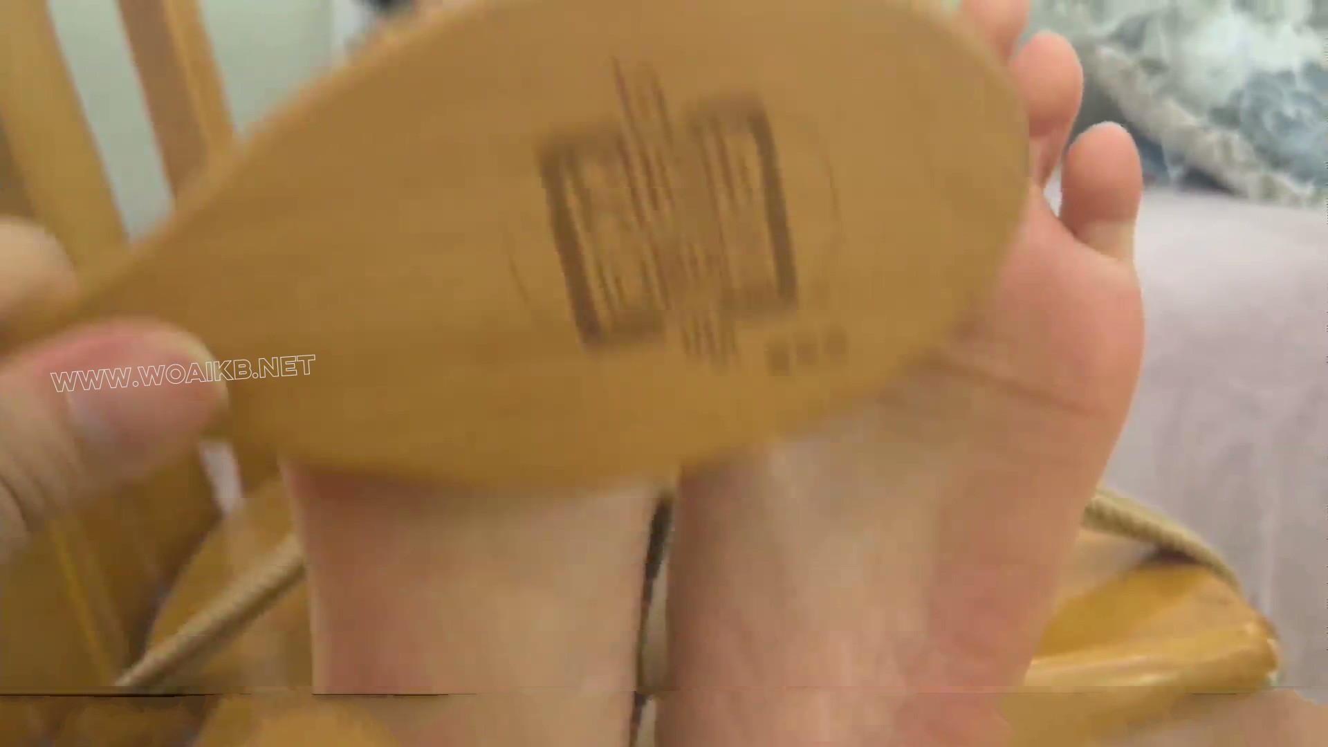 【玉箫】定拍 足控福利 肉丝 白袜 裸足一起来 坐绑JIOJIO的TK特写 预览图