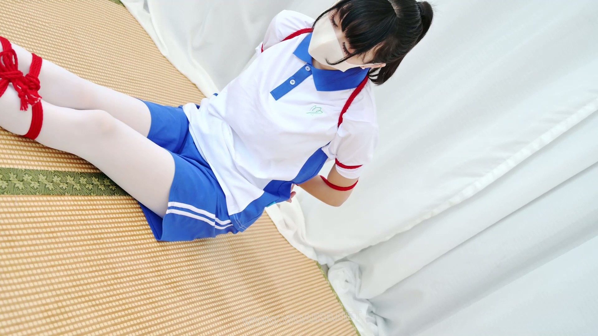 绑架女高中生18岁 女战士 国服女高 强高 双马尾 中式校服 蛇缚 挣扎 逃脱游戏 户外 预览图