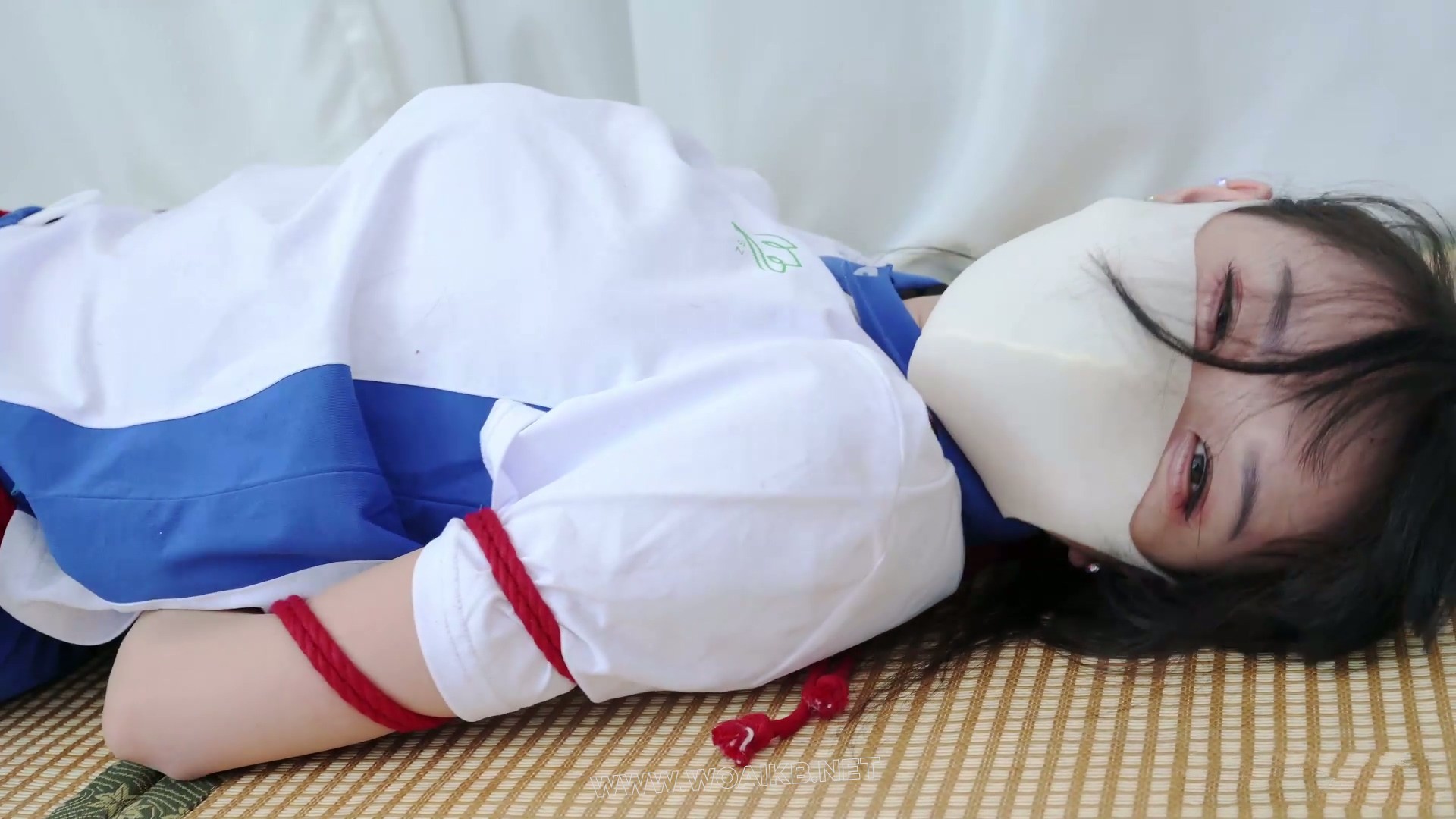 绑架女高中生18岁 女战士 国服女高 强高 双马尾 中式校服 蛇缚 挣扎 逃脱游戏 户外 预览图