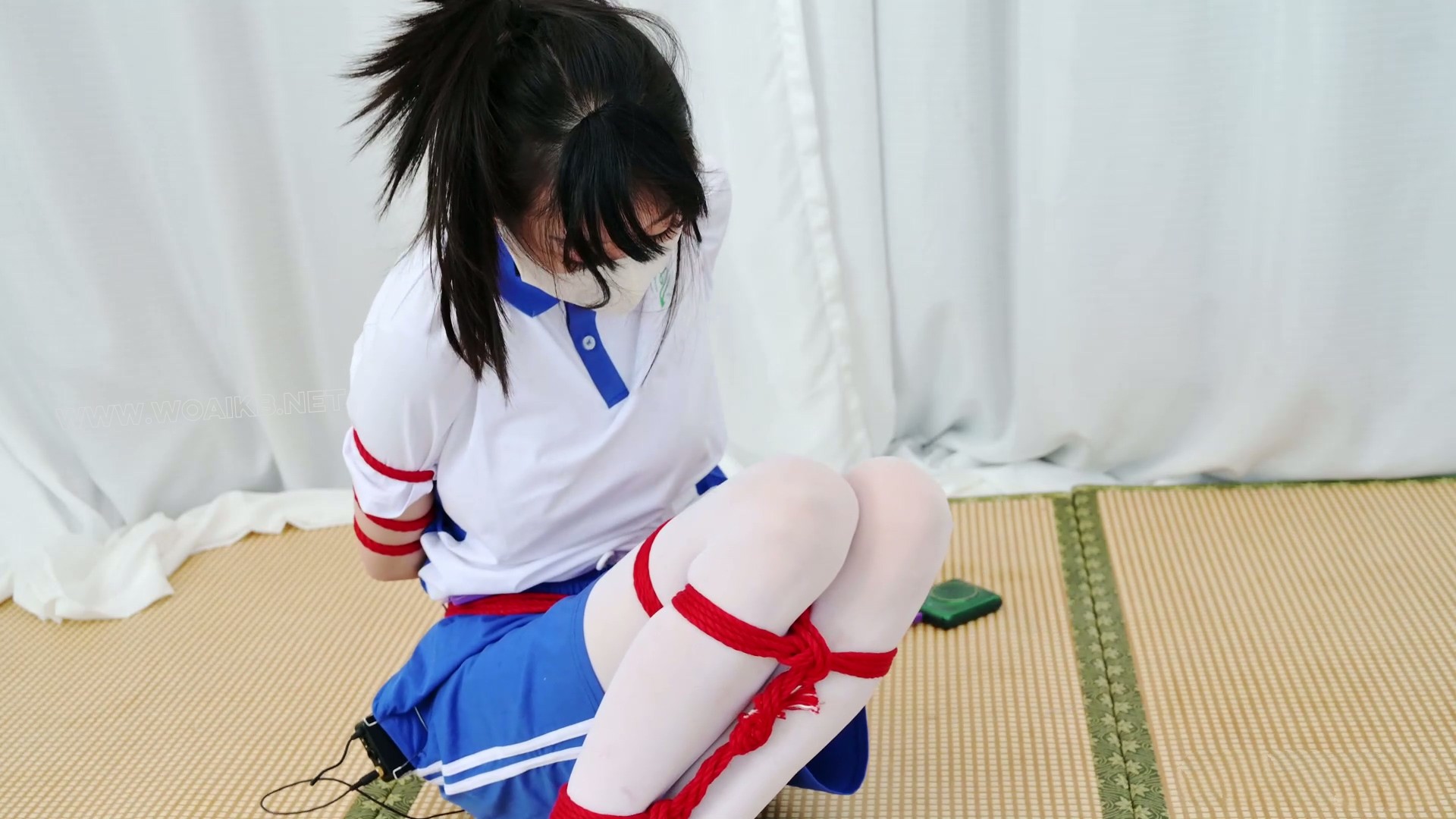 绑架女高中生18岁 女战士 国服女高 强高 双马尾 中式校服 蛇缚 挣扎 逃脱游戏 户外 预览图
