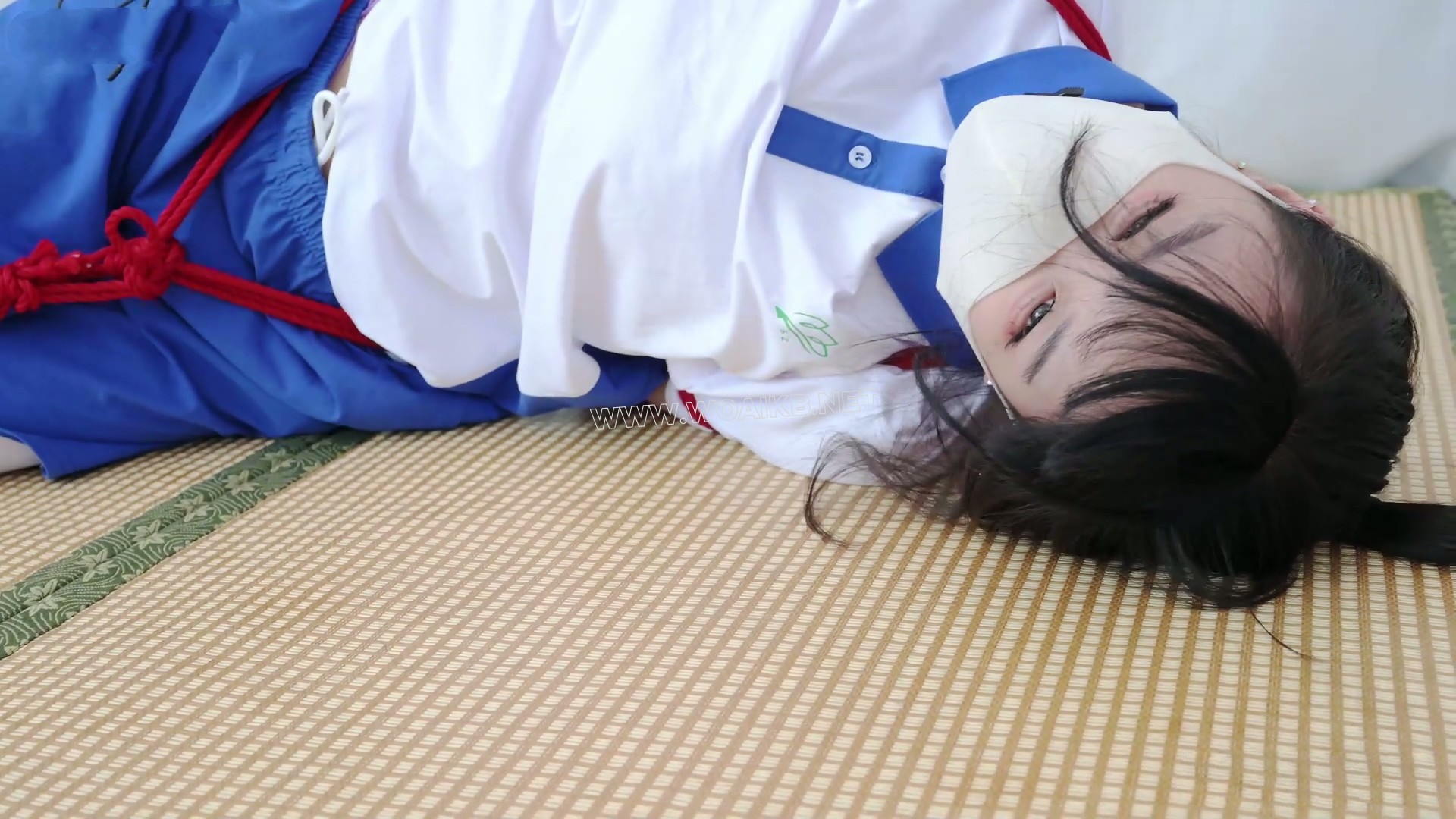 绑架女高中生18岁 女战士 国服女高 强高 双马尾 中式校服 蛇缚 挣扎 逃脱游戏 户外 预览图