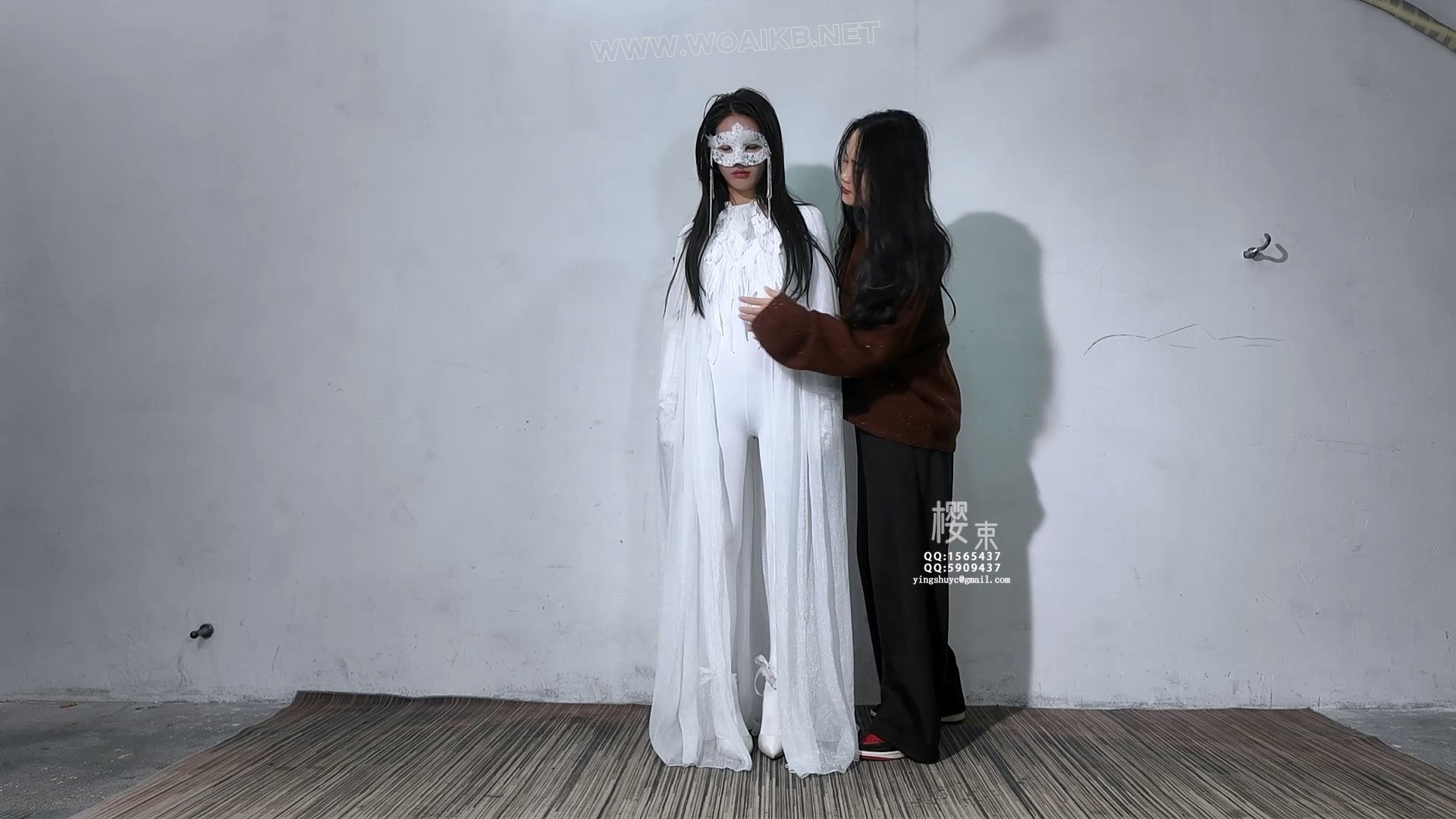 纯洁女侠为救妹妹只能妥协沦为歹徒玩物！被捆绑跪着鞭打Y具深喉羞辱折磨！口球紧塞 预览图