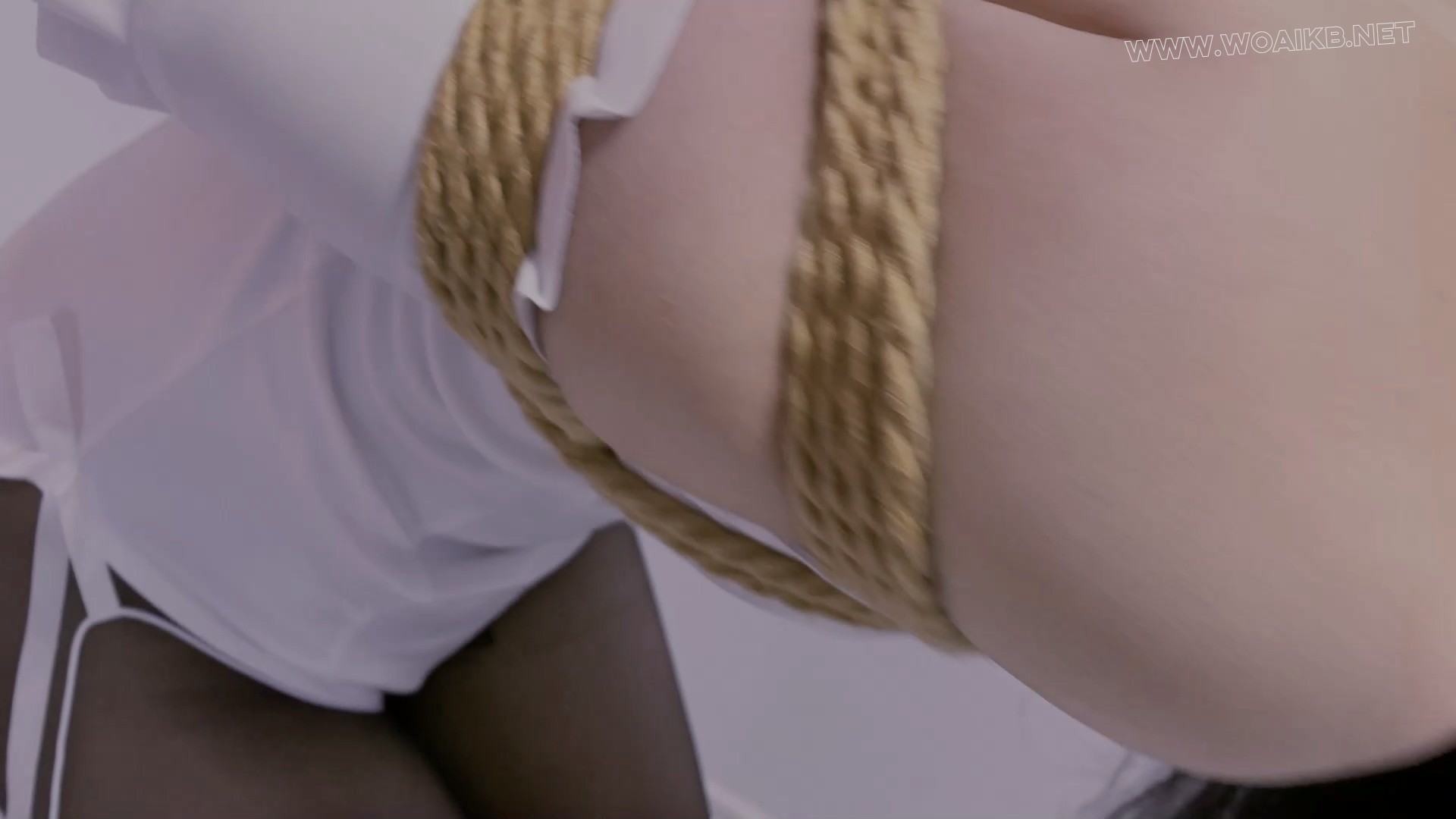《少女情劫》-客户定拍-第十集-兔女郎被日式紧缚+并腿捆+内置双td+尾巴+口球+吊着 预览图