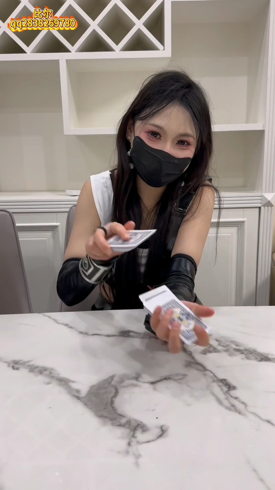 扑克牌游戏的惩戒(扑克游戏+勒脖+窒吸+挣扎+晕眩+调戏+爱抚+尾随强入室玩弄躯体+sp) 预览图