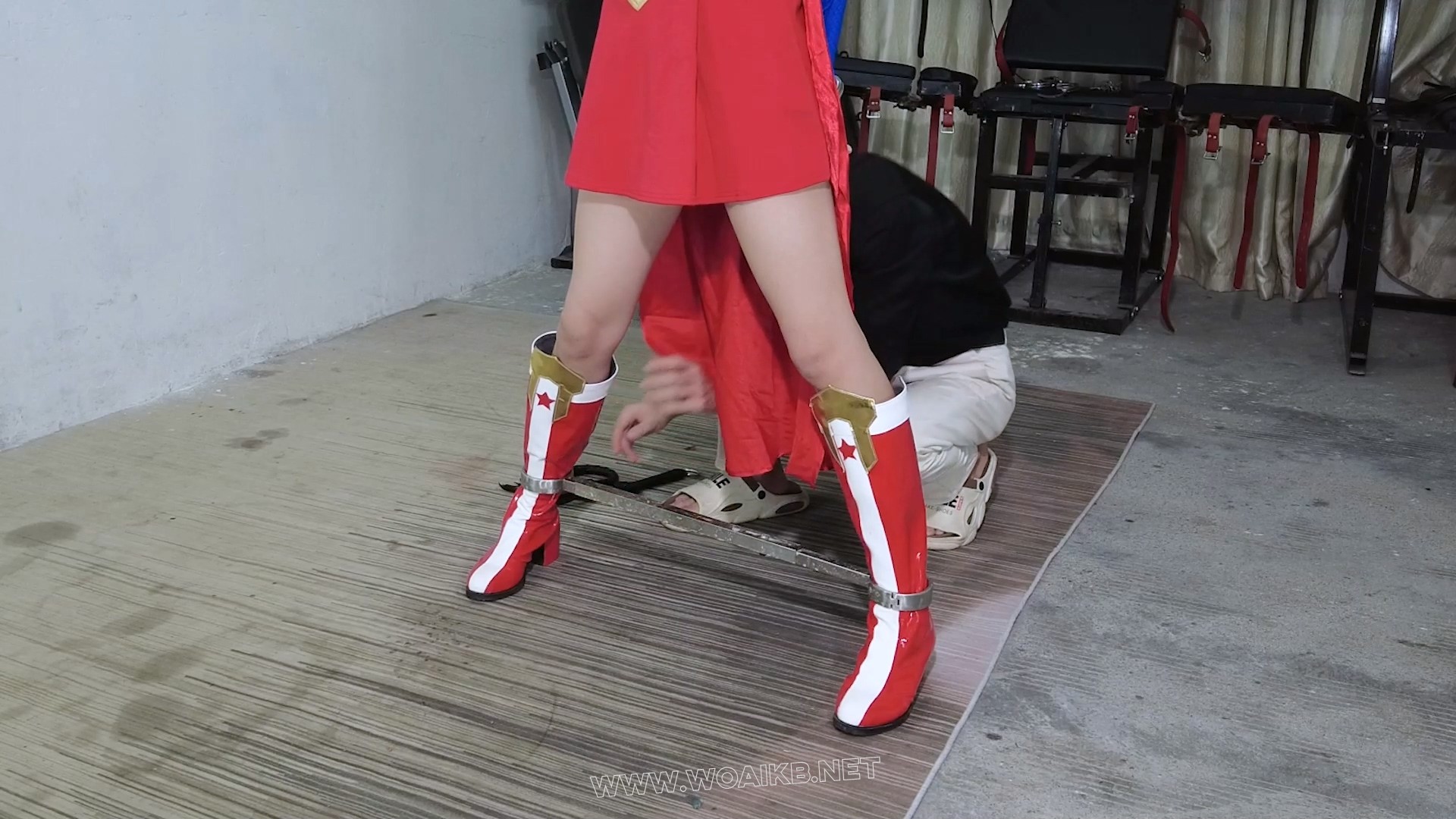 COS女超人！K9强制开腿后手直臂吊缚狠狠鞭打折磨！双棒大力输出多次羞耻强G！口球 预览图